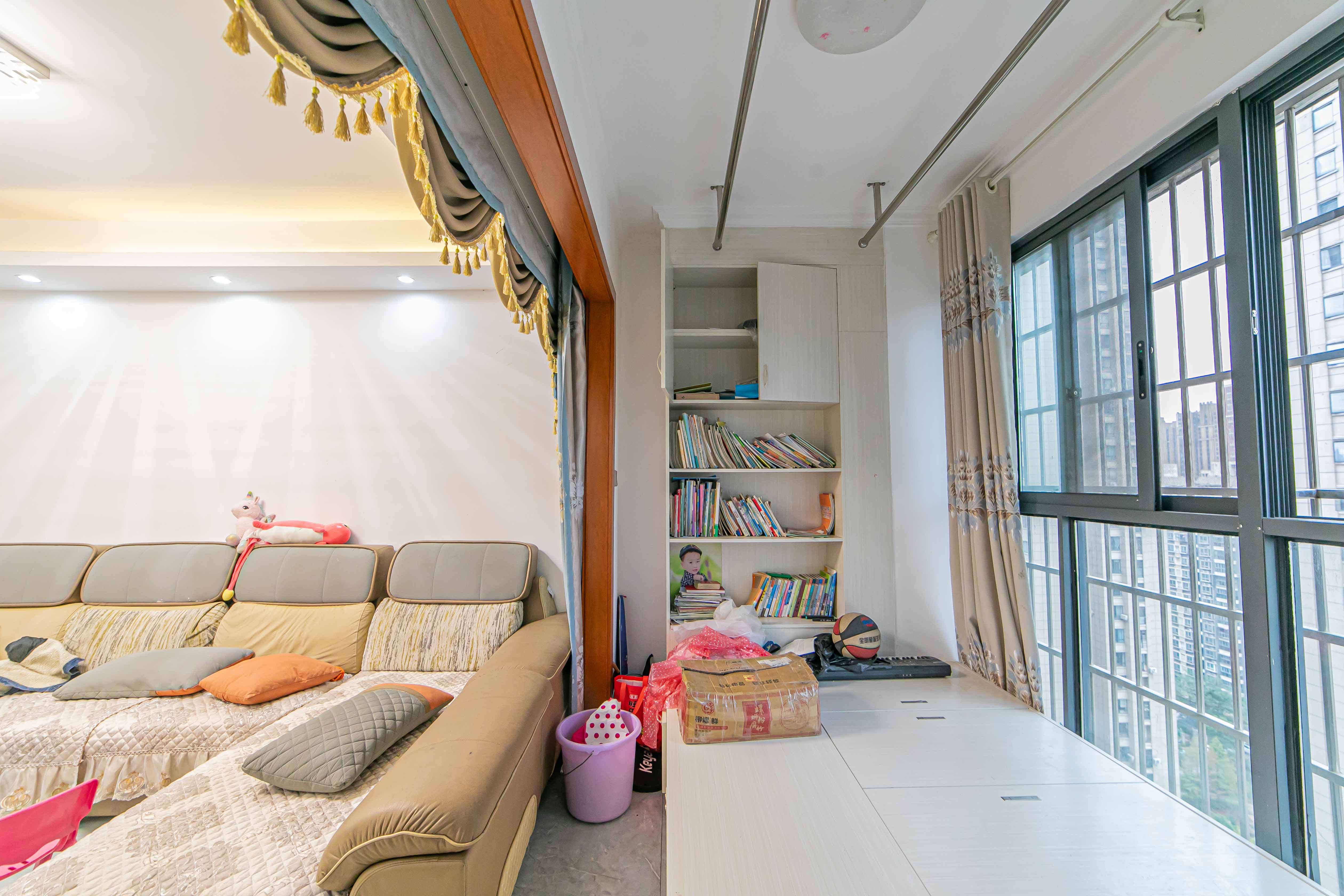 松雅轩(埃克斯社区) 2室2厅1卫 78.00万 松雅轩(埃克斯社区) 2室2厅1卫 78.00万阳台