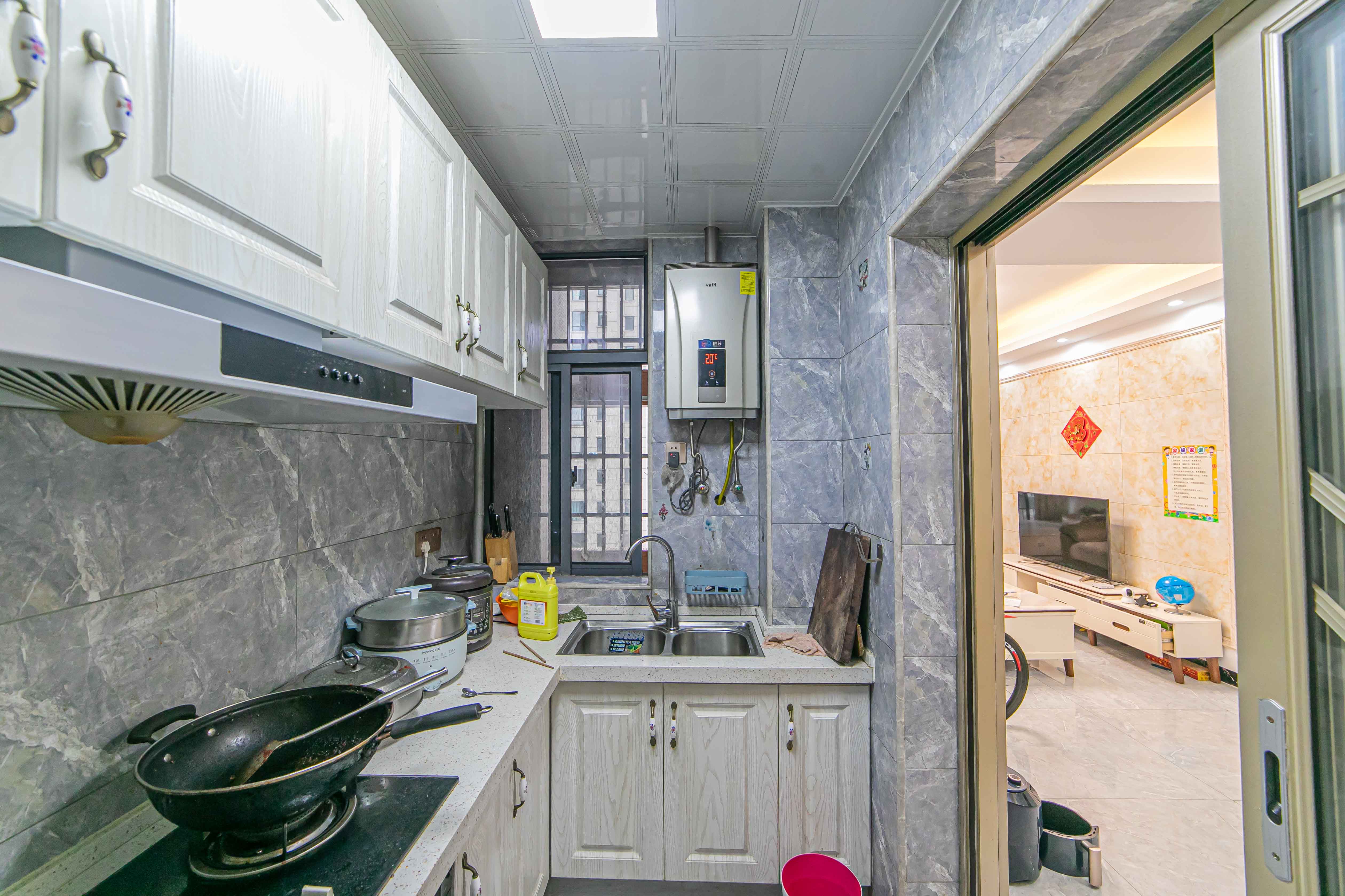 松雅轩(埃克斯社区) 2室2厅1卫 78.00万 松雅轩(埃克斯社区) 2室2厅1卫 78.00万厨房