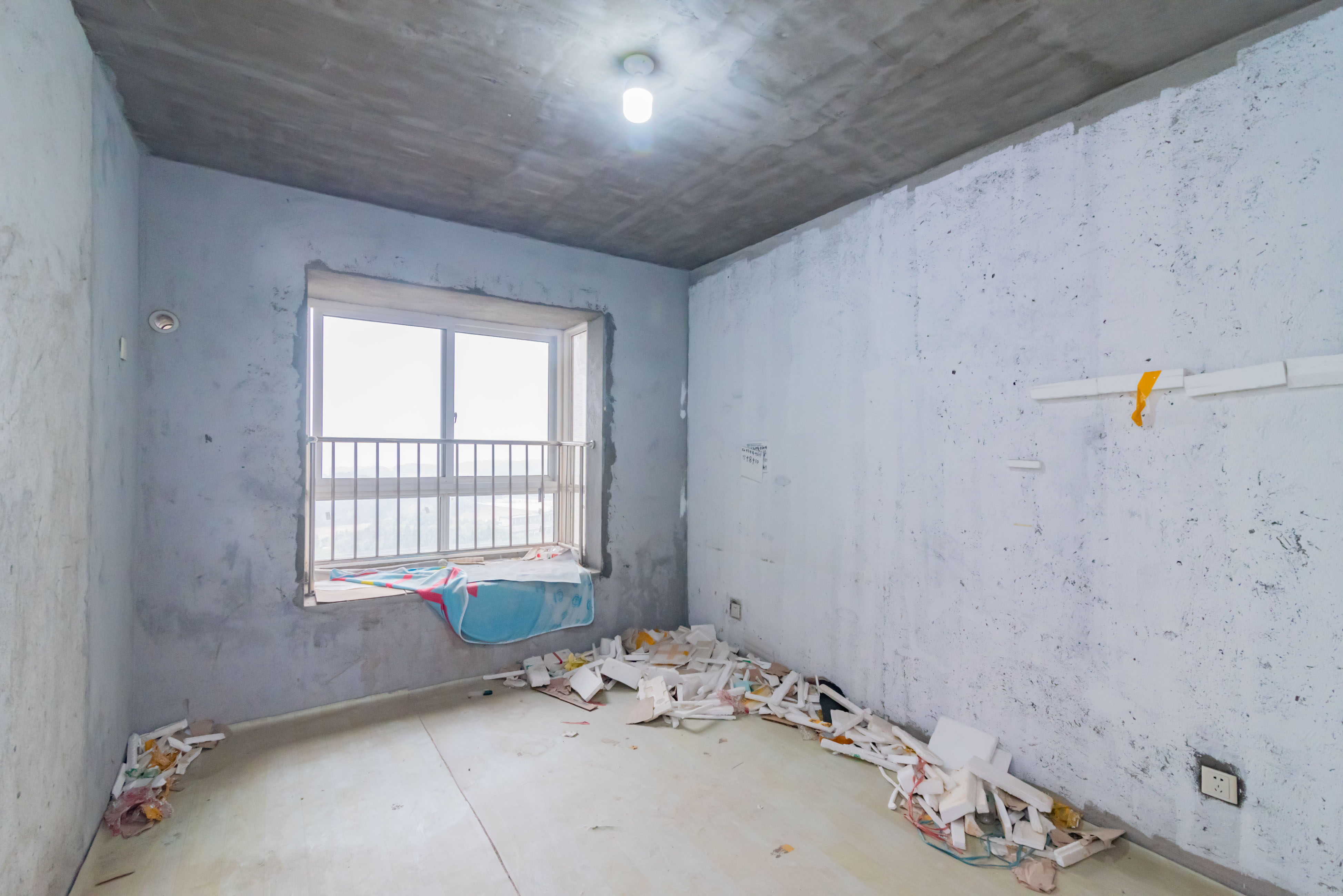 紫晶城  4室2厅1卫    46.8万 紫晶城  4室2厅1卫    46.8万卧室