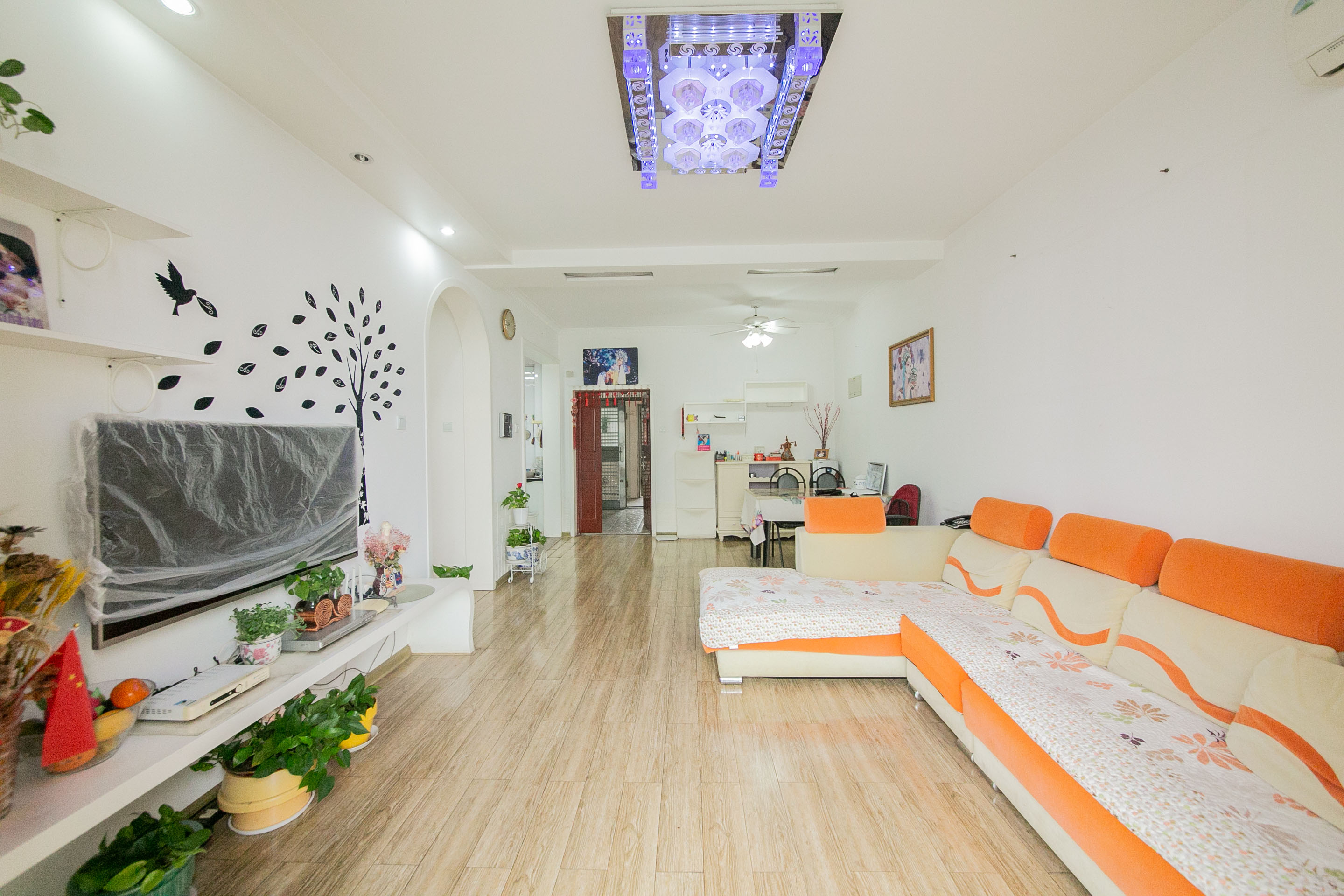 湘江世纪城赏江苑  2室1厅1卫    115.0万客厅