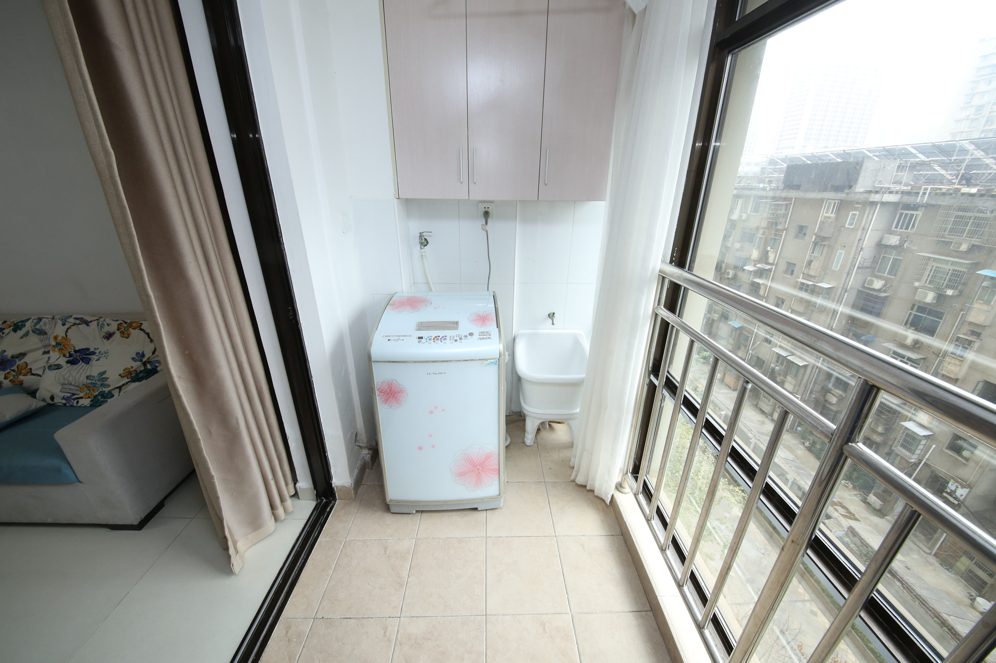 铂宫  2室2厅1卫   102.80万阳台