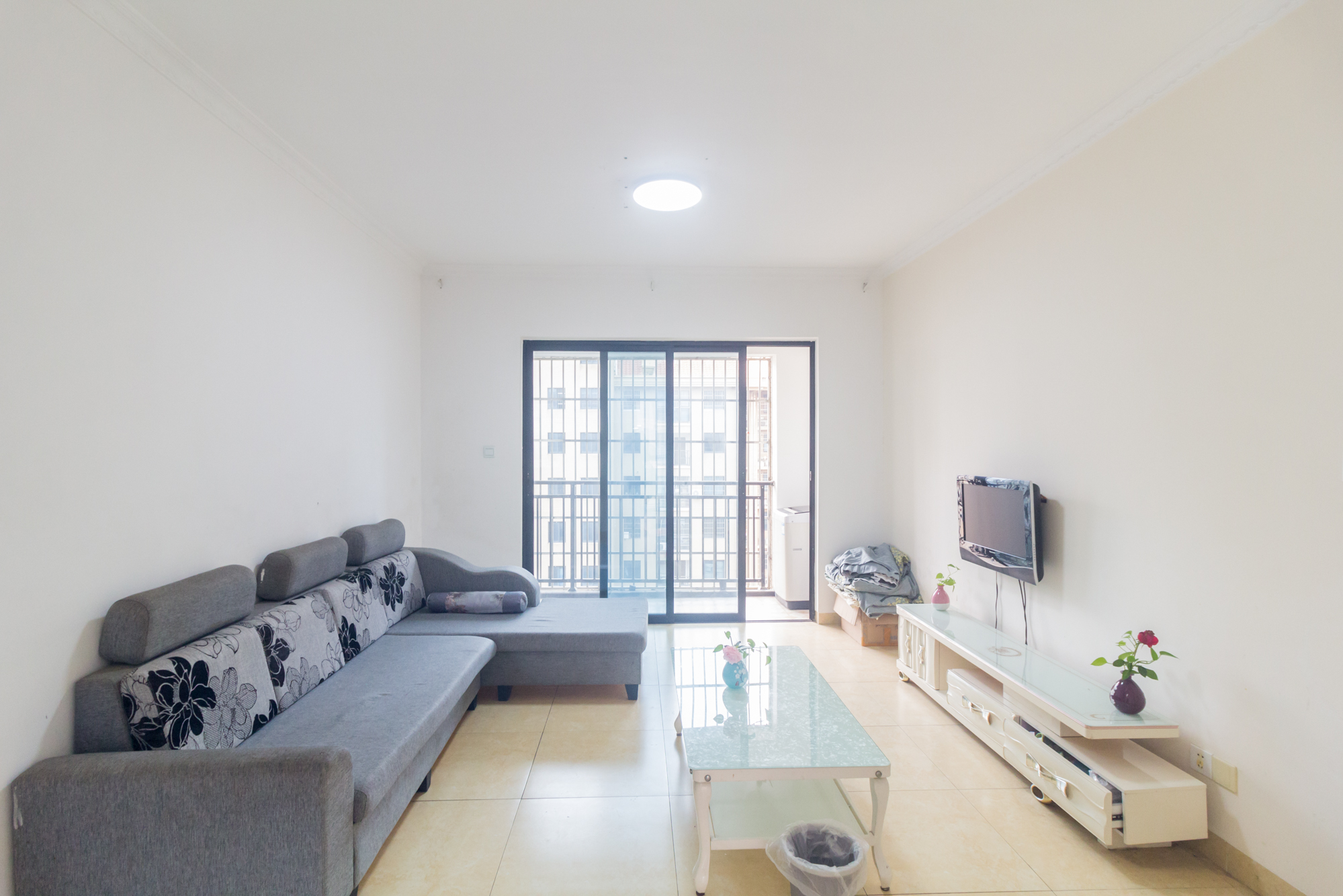 紫御江山  3室2厅2卫    75.0万 紫御江山  3室2厅2卫    75.0万客厅