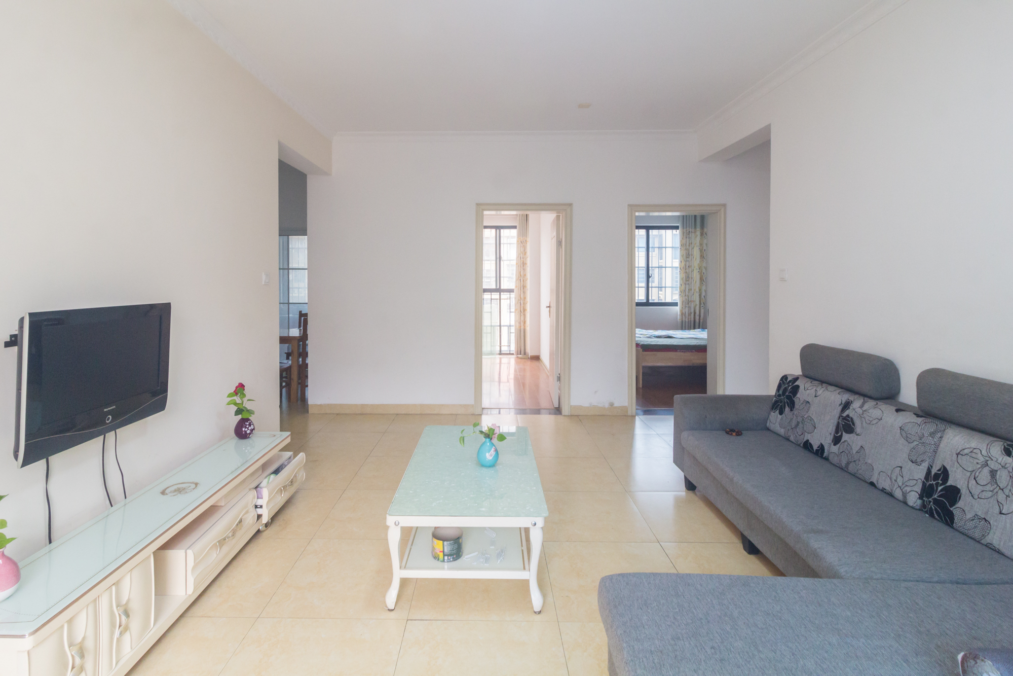 紫御江山  3室2厅2卫    75.0万 紫御江山  3室2厅2卫    75.0万客厅