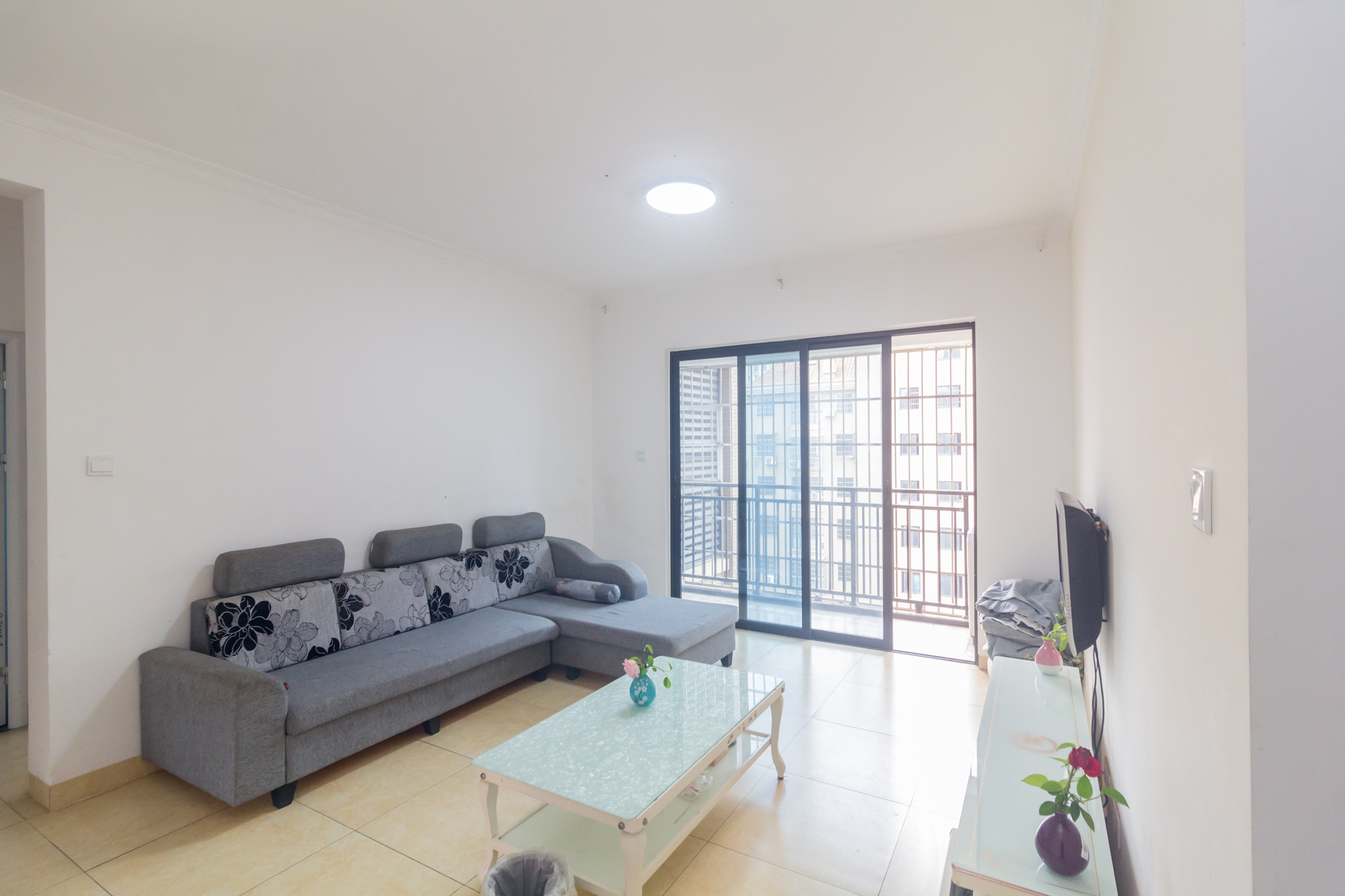 紫御江山  3室2厅2卫    75.0万 紫御江山  3室2厅2卫    75.0万客厅