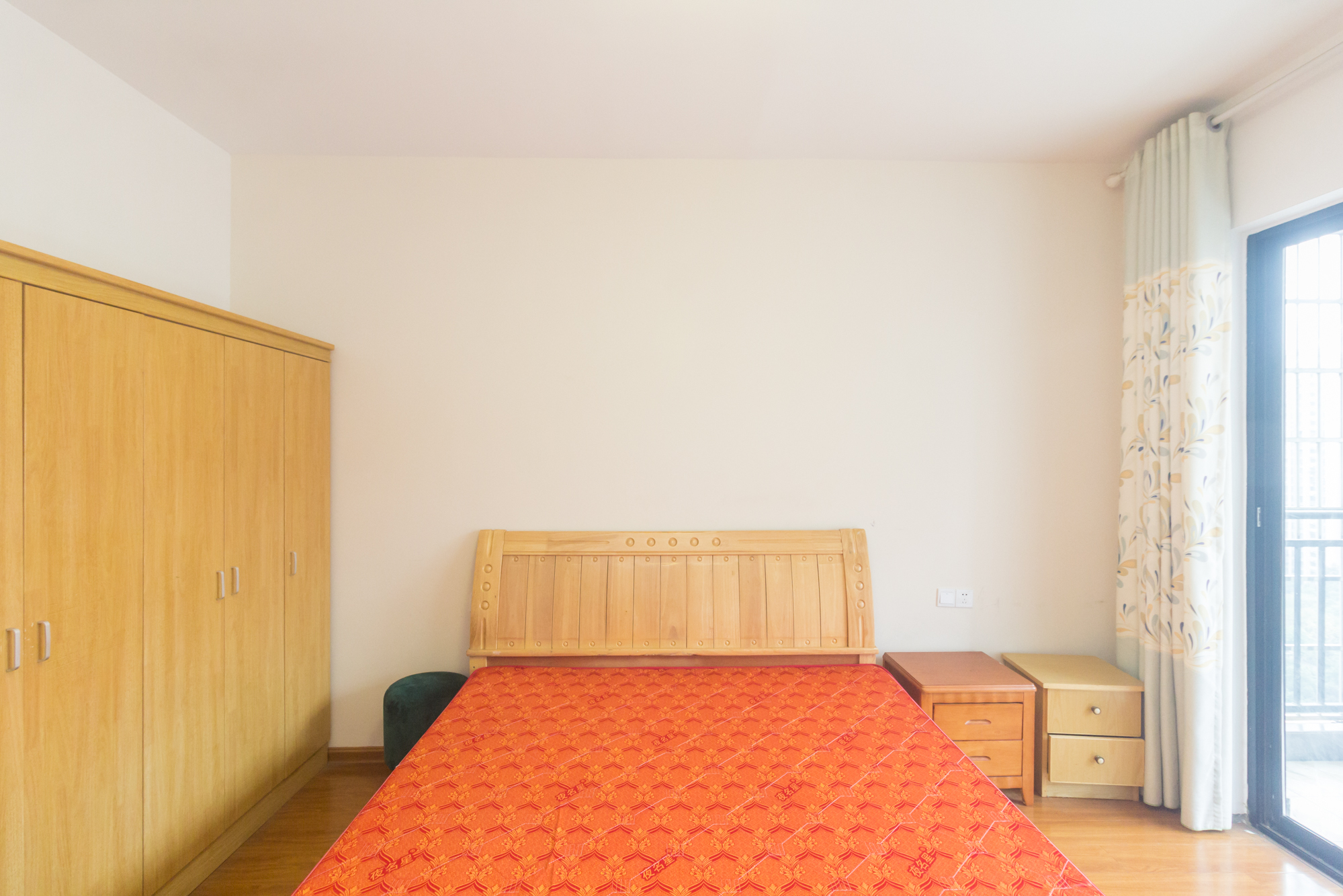 紫御江山  3室2厅2卫    75.0万 紫御江山  3室2厅2卫    75.0万卧室