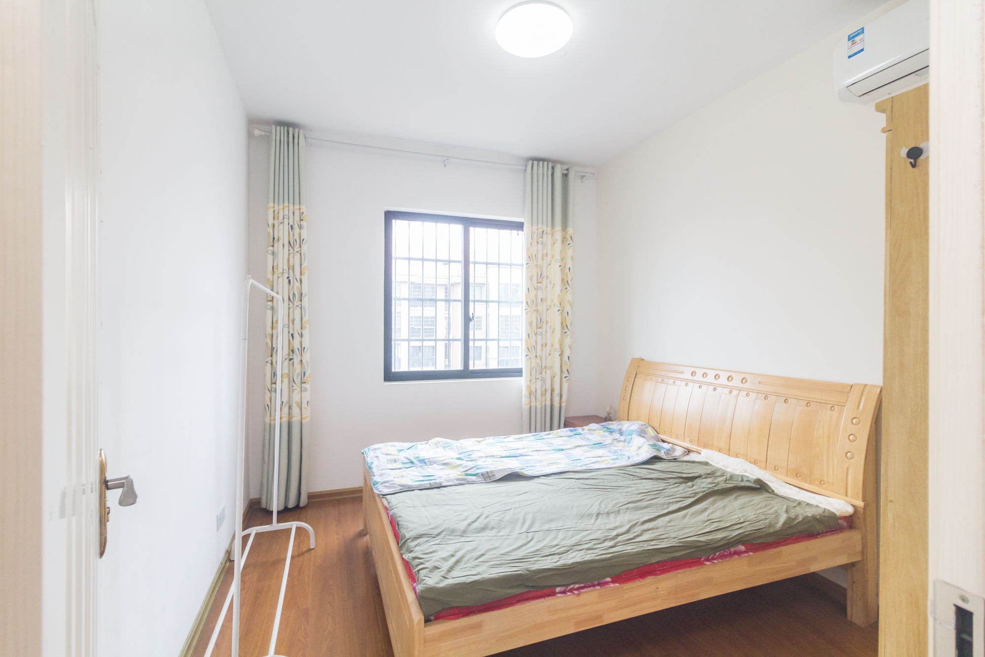 紫御江山  3室2厅2卫    75.0万 紫御江山  3室2厅2卫    75.0万卧室