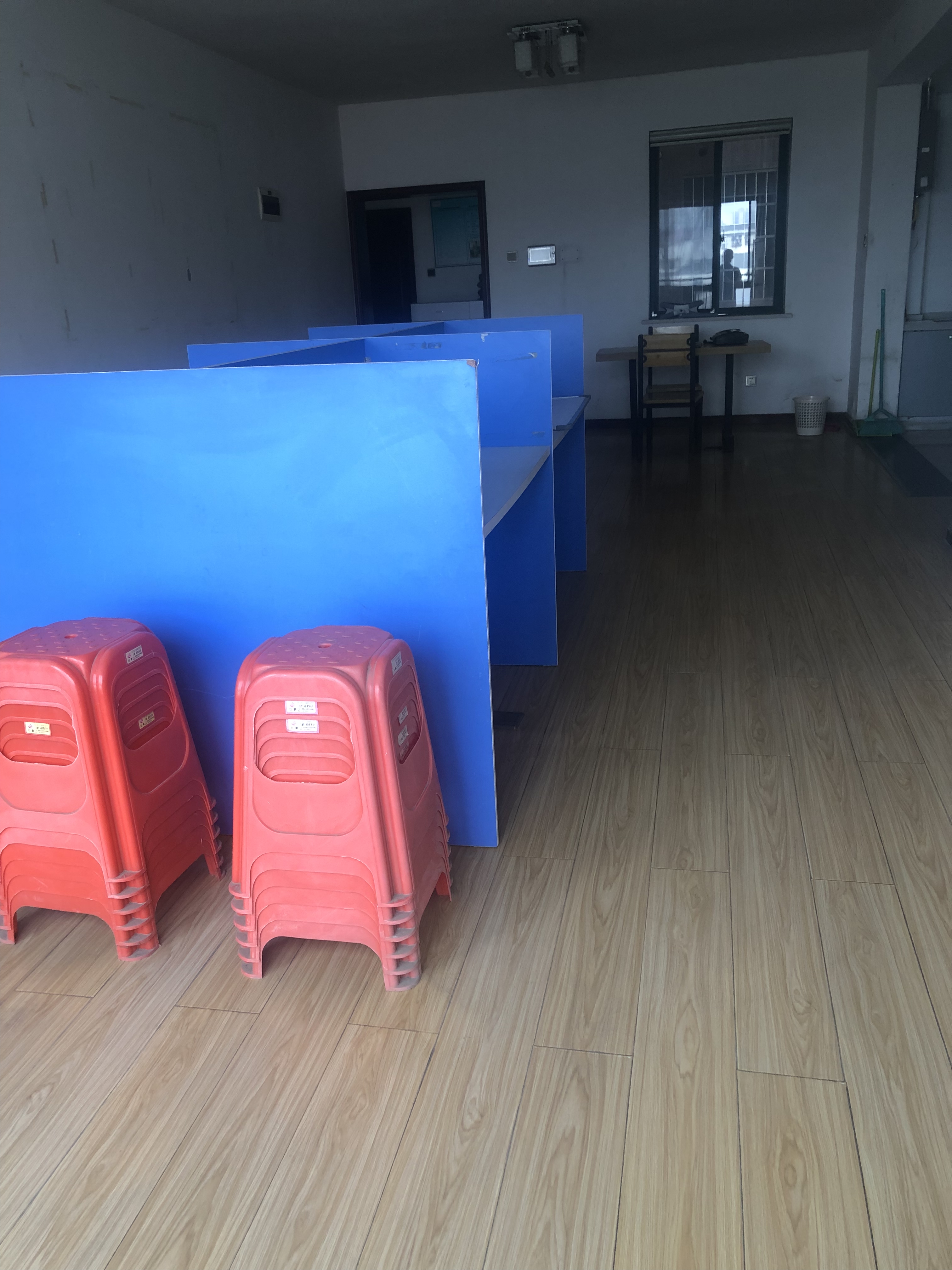 天鹅湖1号 4室2厅2卫 100.0万 天鹅湖1号 4室2厅2卫 100.0万室内图