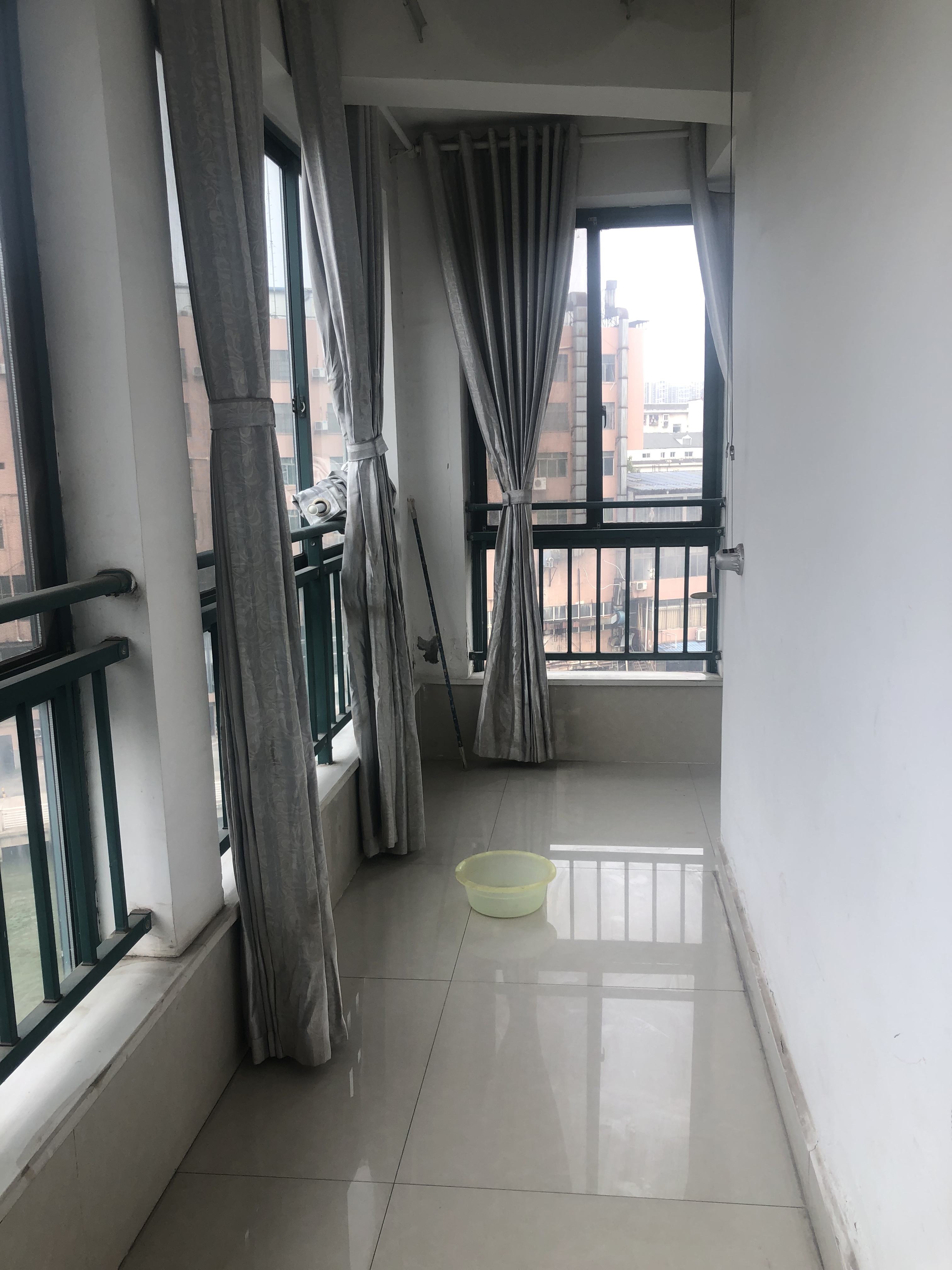 天鹅湖1号 4室2厅2卫 100.0万 天鹅湖1号 4室2厅2卫 100.0万室内图