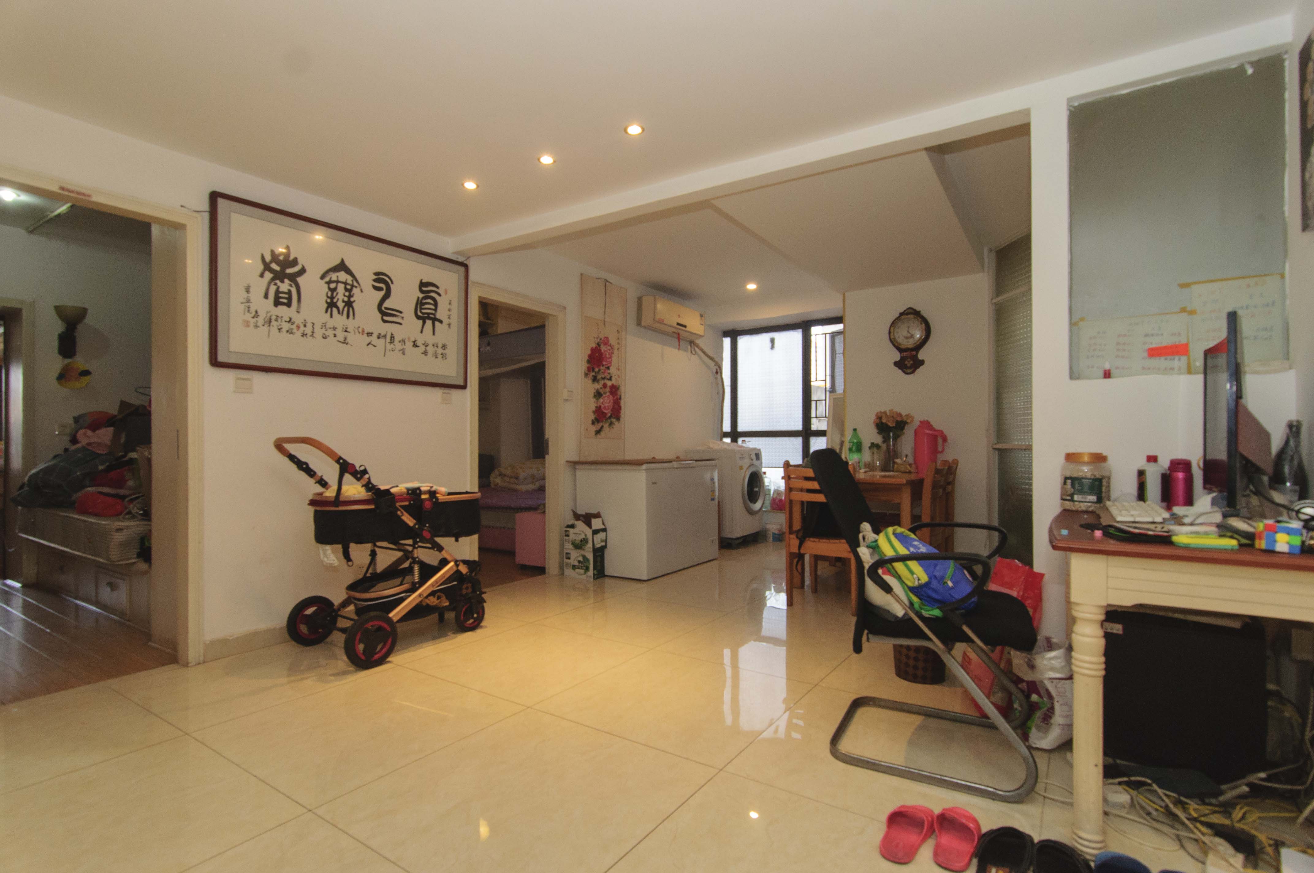 摩天一號(hào)  4室2廳2衛(wèi)    108.8萬客廳