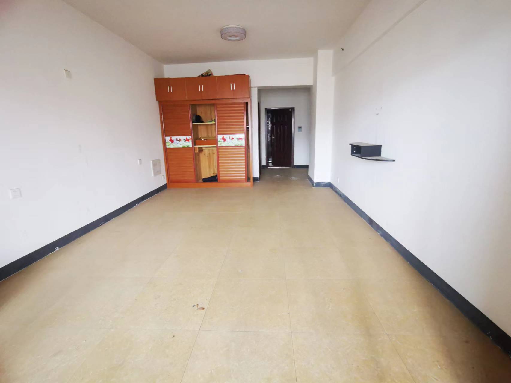 龙腾国际 1室1厅1卫 32.00万 龙腾国际 1室1厅1卫 32.00万室内图