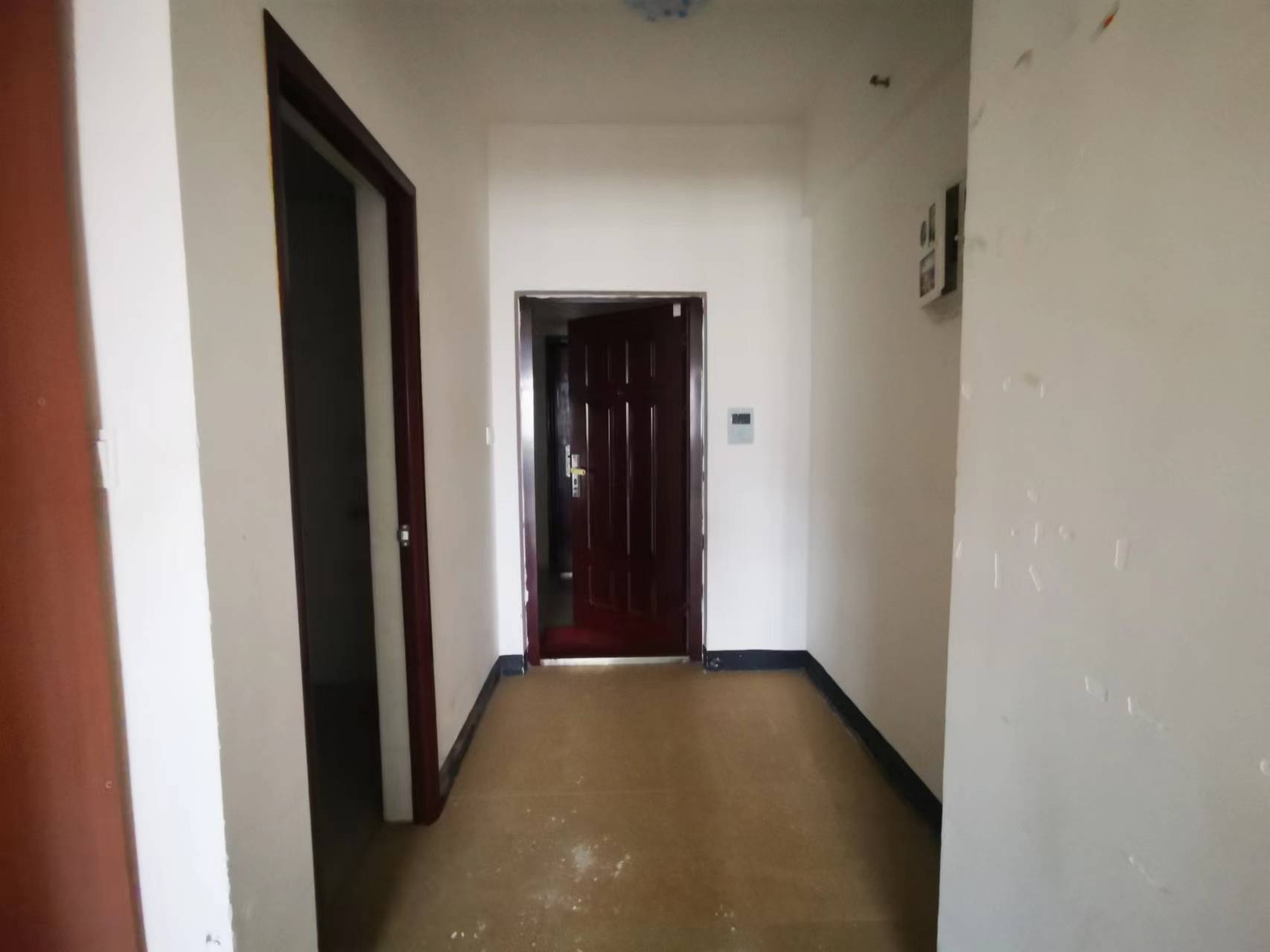 龙腾国际 1室1厅1卫 32.00万 龙腾国际 1室1厅1卫 32.00万室内图