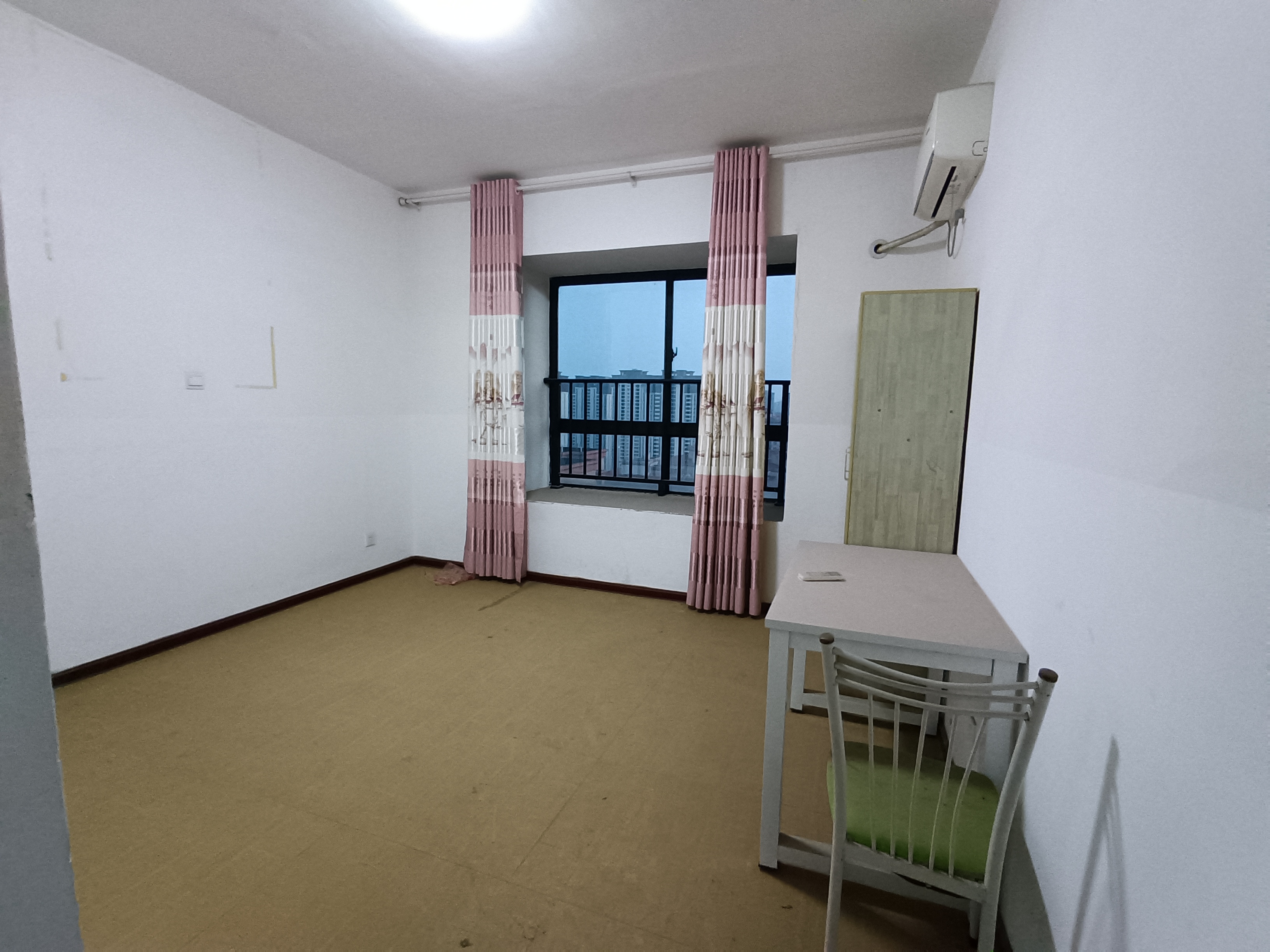 龙腾国际 2室2厅1卫 65.00万 龙腾国际 2室2厅1卫 65.00万室内图