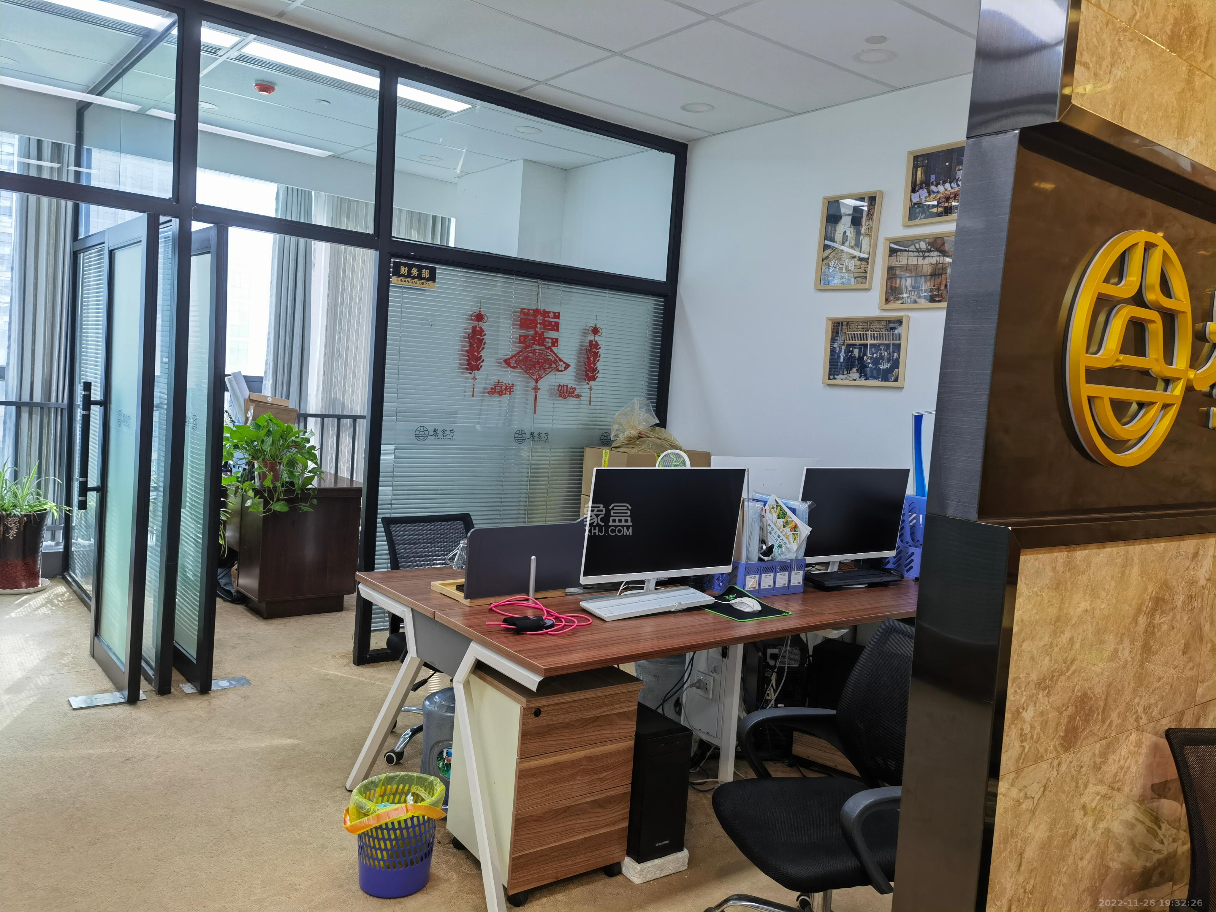 绿地中心  4室2厅1卫   10000.00元/月室内图