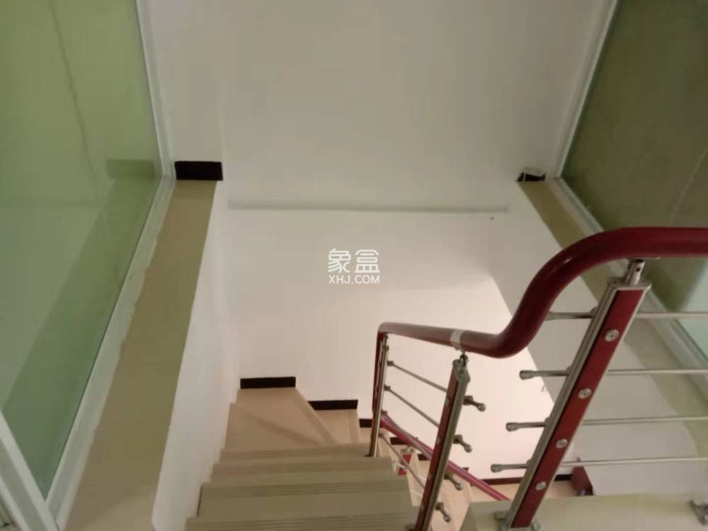 中天会展城SOHO公寓  2室2厅2卫   2500.00元/月室内图