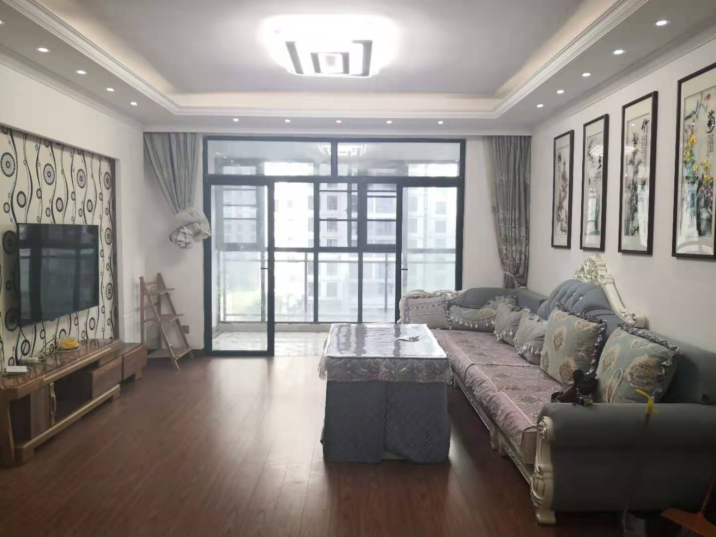 美的林城时代  4室2厅1卫   180.00万客厅