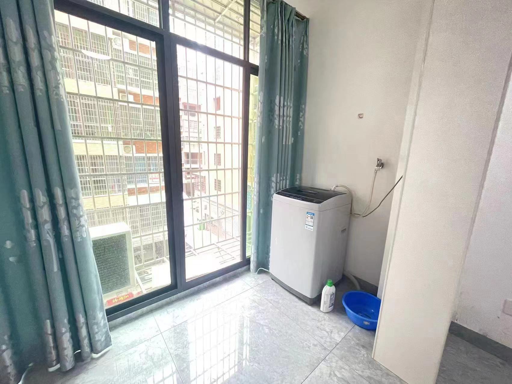 融冠亲城 2室1厅1卫 1400.00元/月 融冠亲城 2室1厅1卫 1400.00元/月室内图