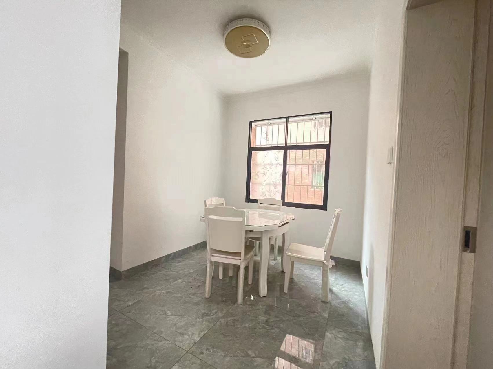 融冠亲城 2室1厅1卫 1400.00元/月 融冠亲城 2室1厅1卫 1400.00元/月室内图