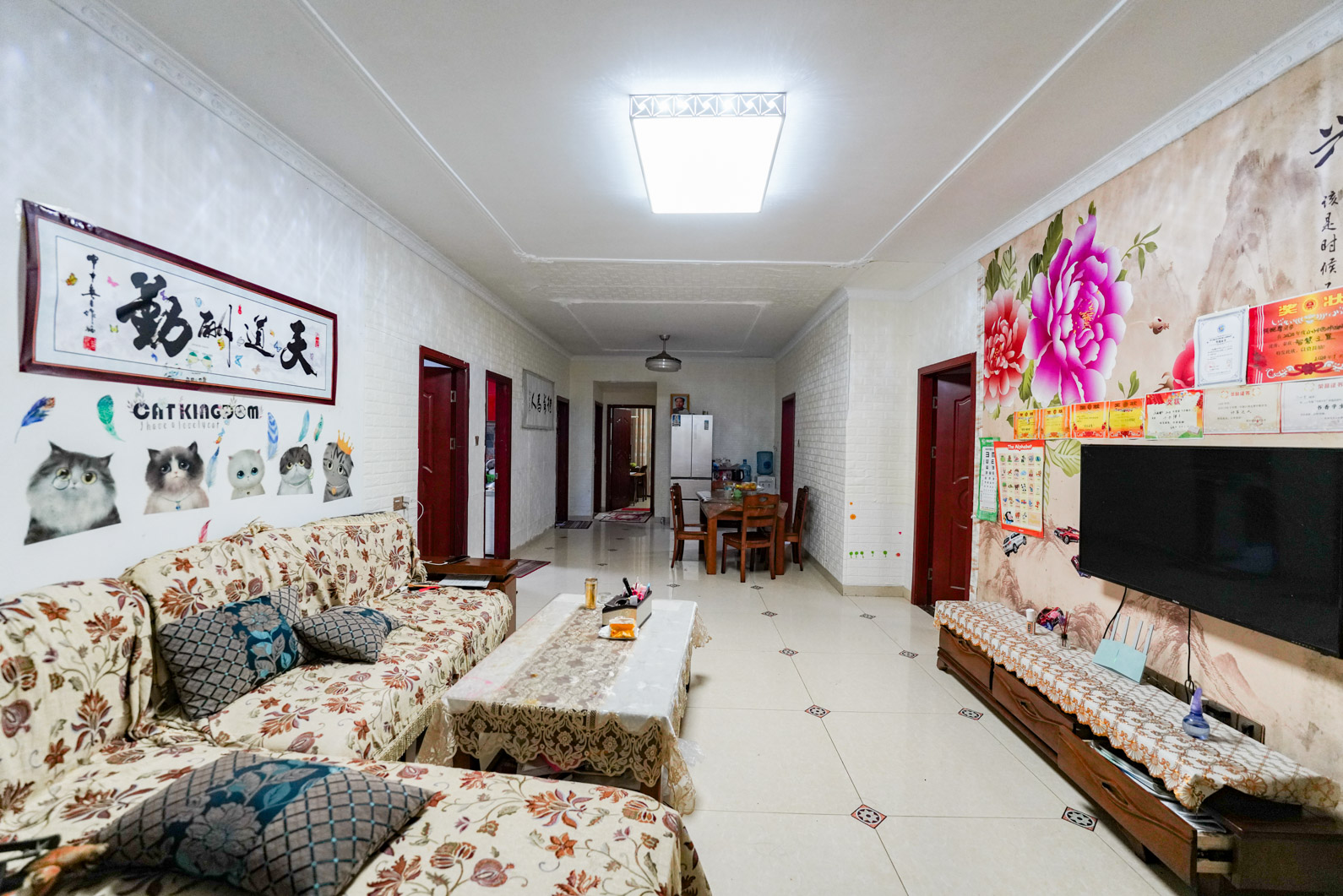 夏威夷碧水春城（碧桂园城市花园）  4室2厅2卫    126.85万客厅