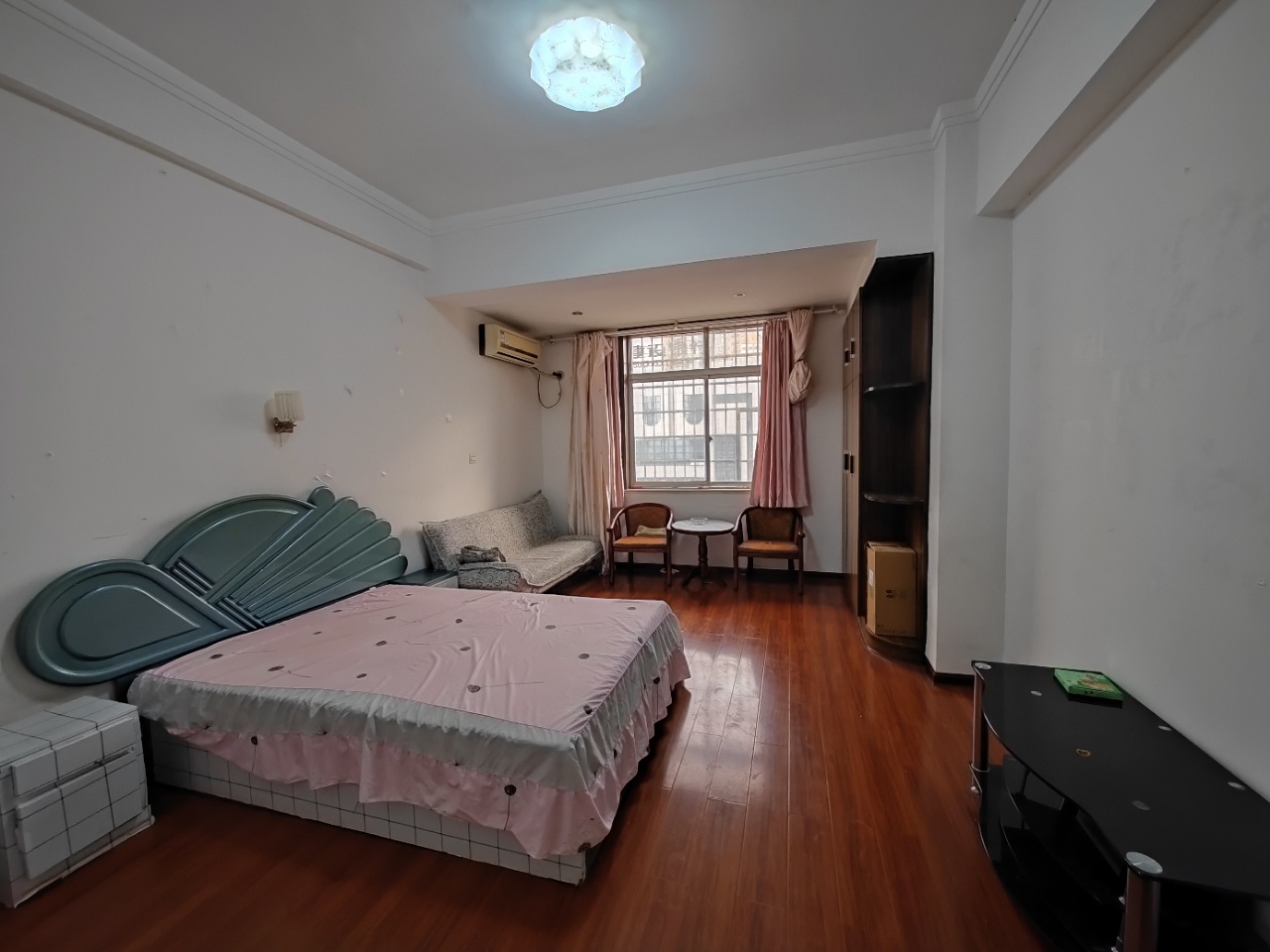 大汉龙城 4室2厅2卫 2800.00元/月 大汉龙城 4室2厅2卫 2800.00元/月室内图