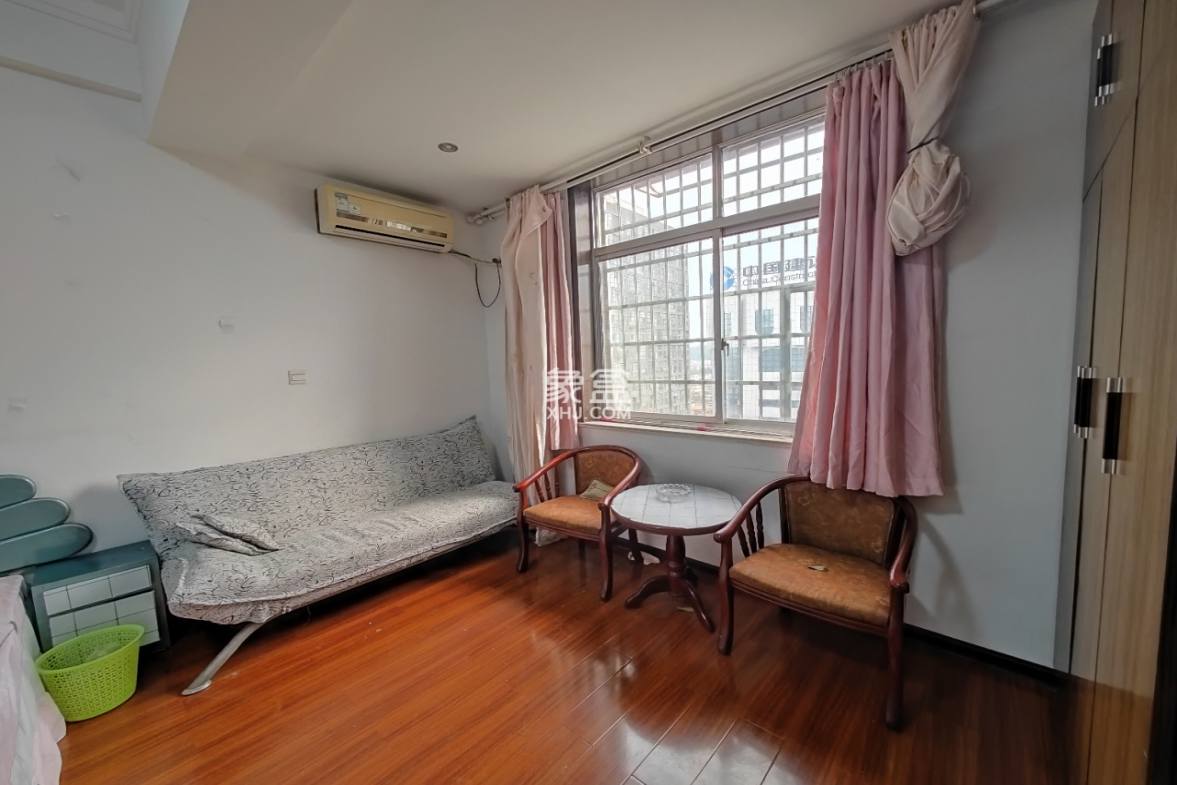 大汉龙城 4室2厅2卫 2800.00元/月 大汉龙城 4室2厅2卫 2800.00元/月室内图