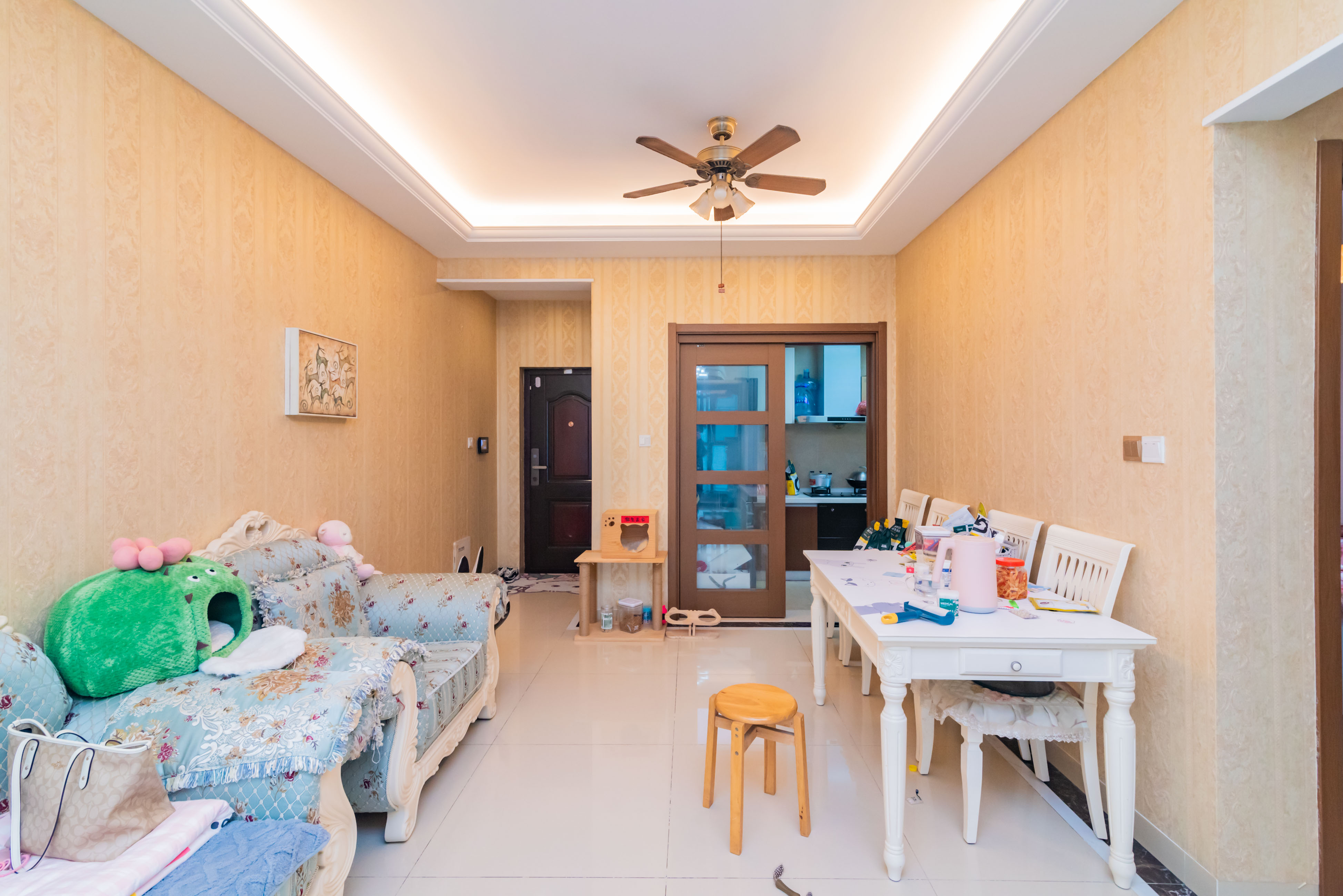 旺德府恺悦国际  2室2厅1卫    64.0万 旺德府恺悦国际  2室2厅1卫    64.0万客厅