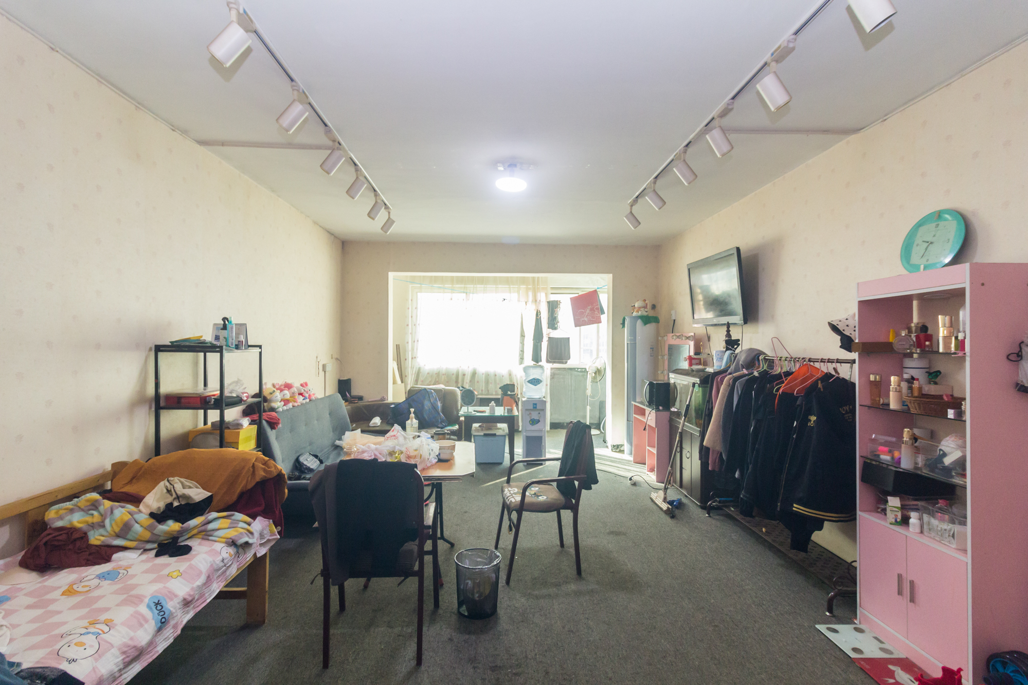 张公岭东大门配套住宅  3室2厅2卫   57.00万客厅