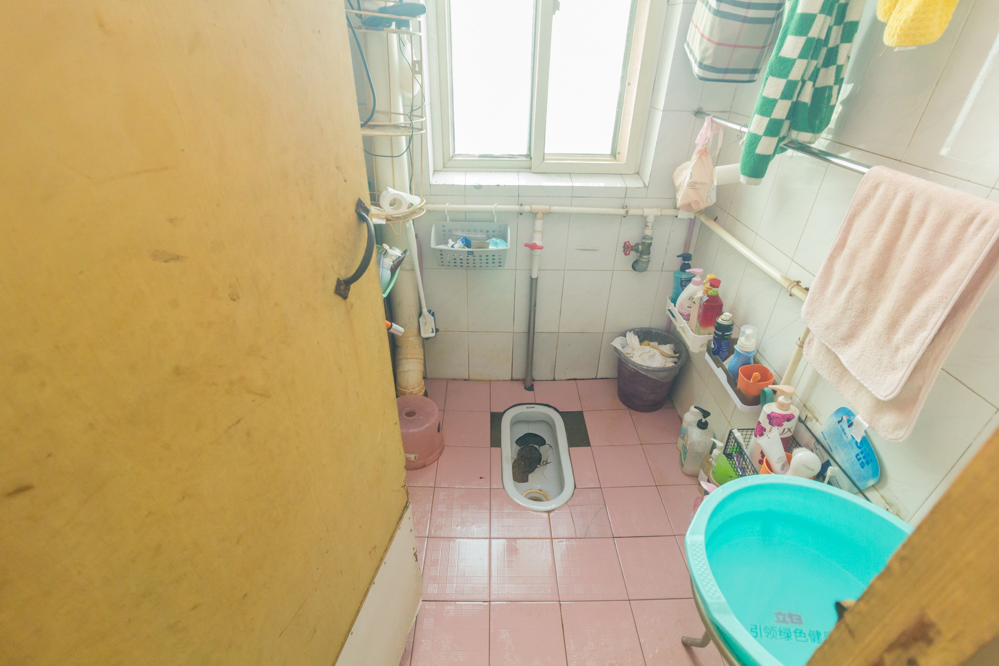 张公岭东大门配套住宅  3室2厅2卫   57.00万卫生间