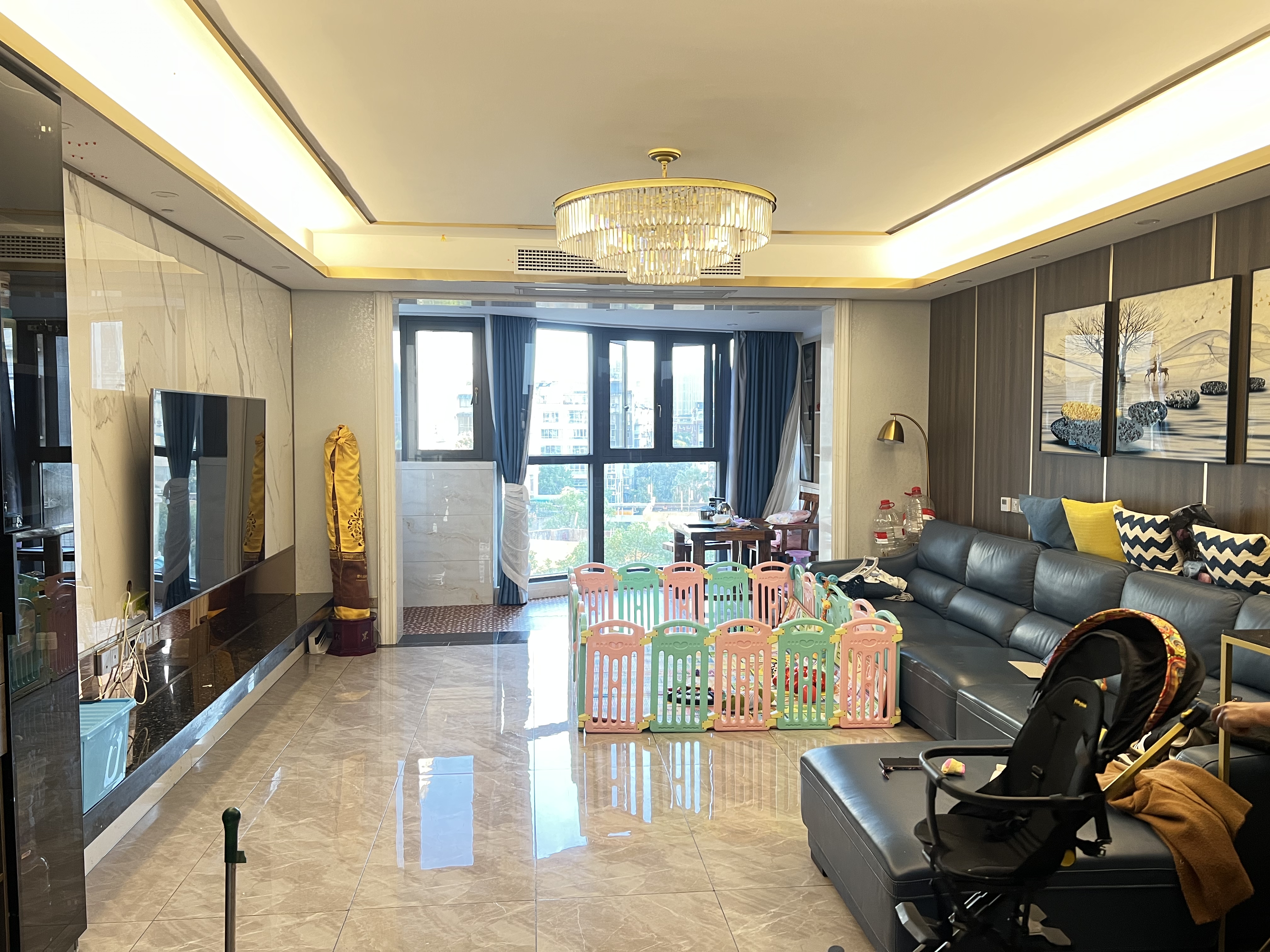 蓝盾景园二期  4室2厅2卫    175.0万 蓝盾景园二期  4室2厅2卫    175.0万室内图