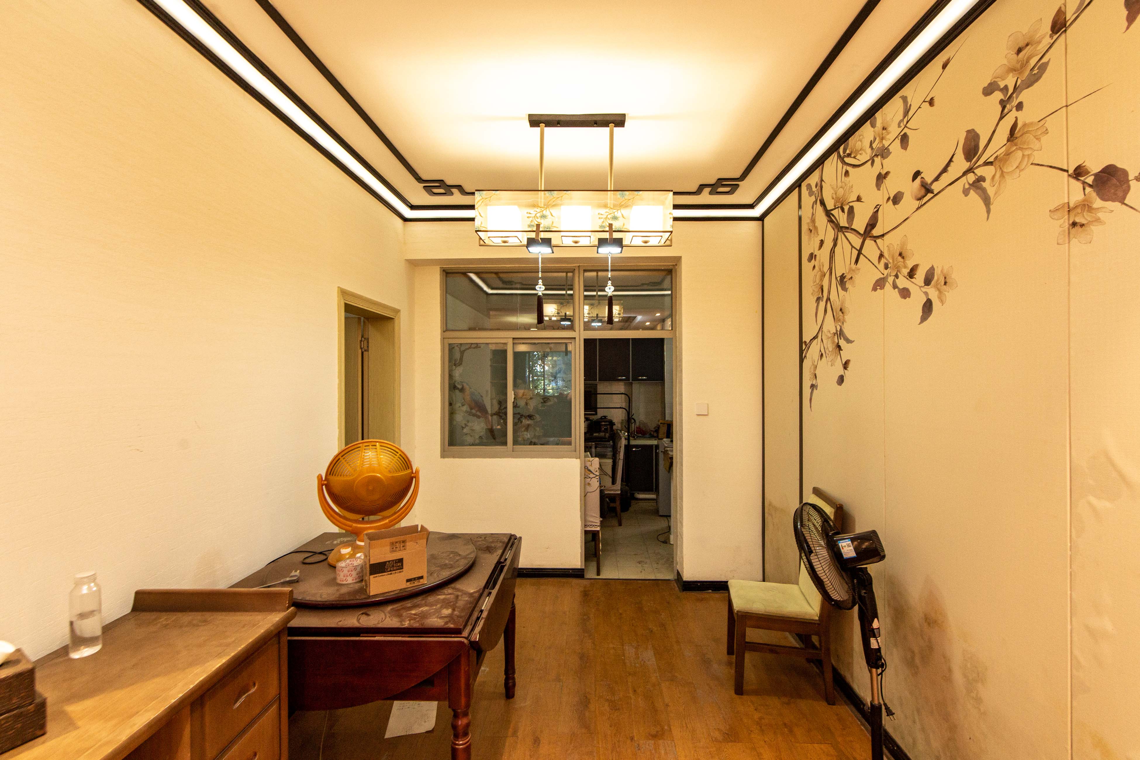 白沙湾嘉园  5室2厅1卫    130.0万客厅