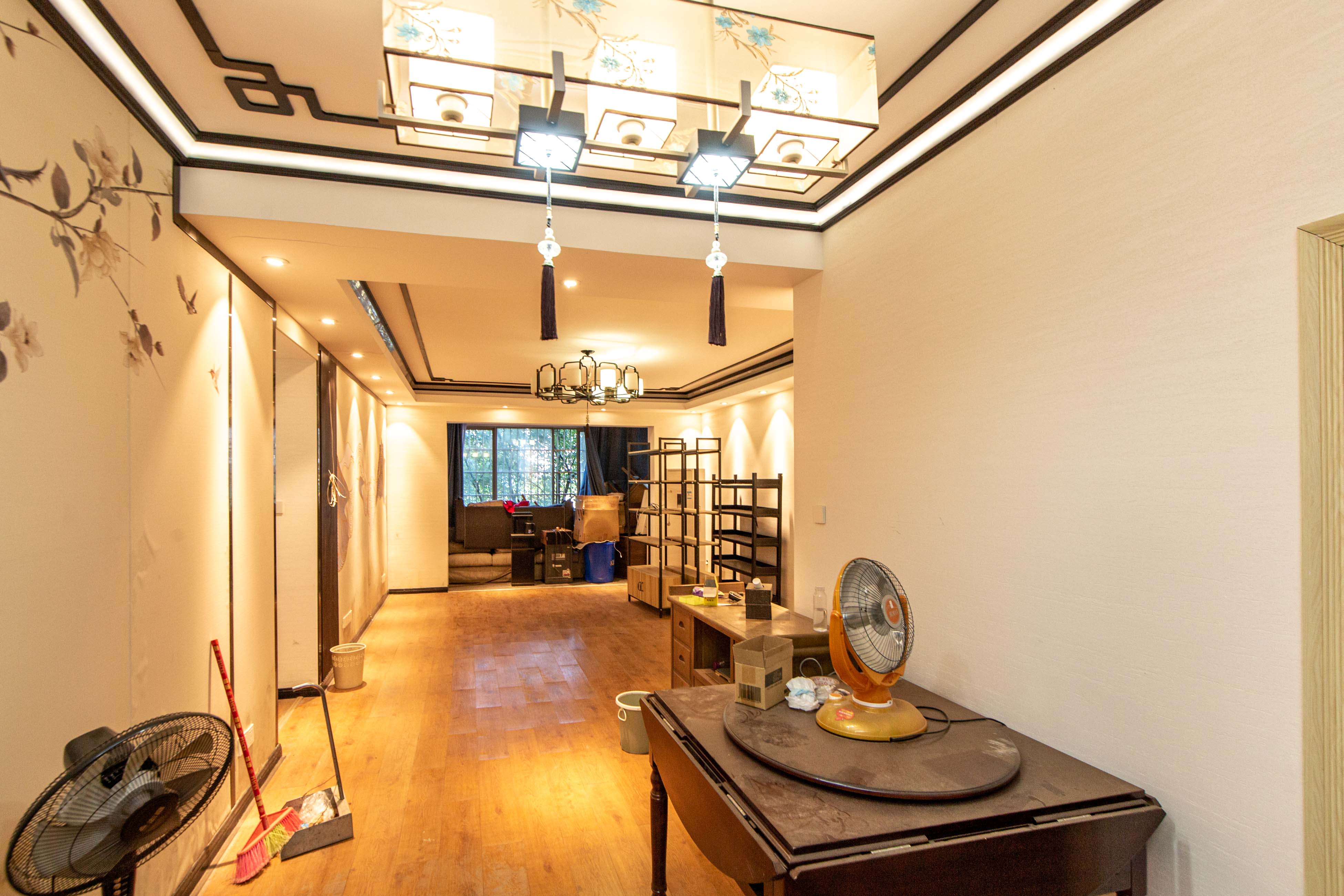 白沙湾嘉园  5室2厅1卫    130.0万客厅