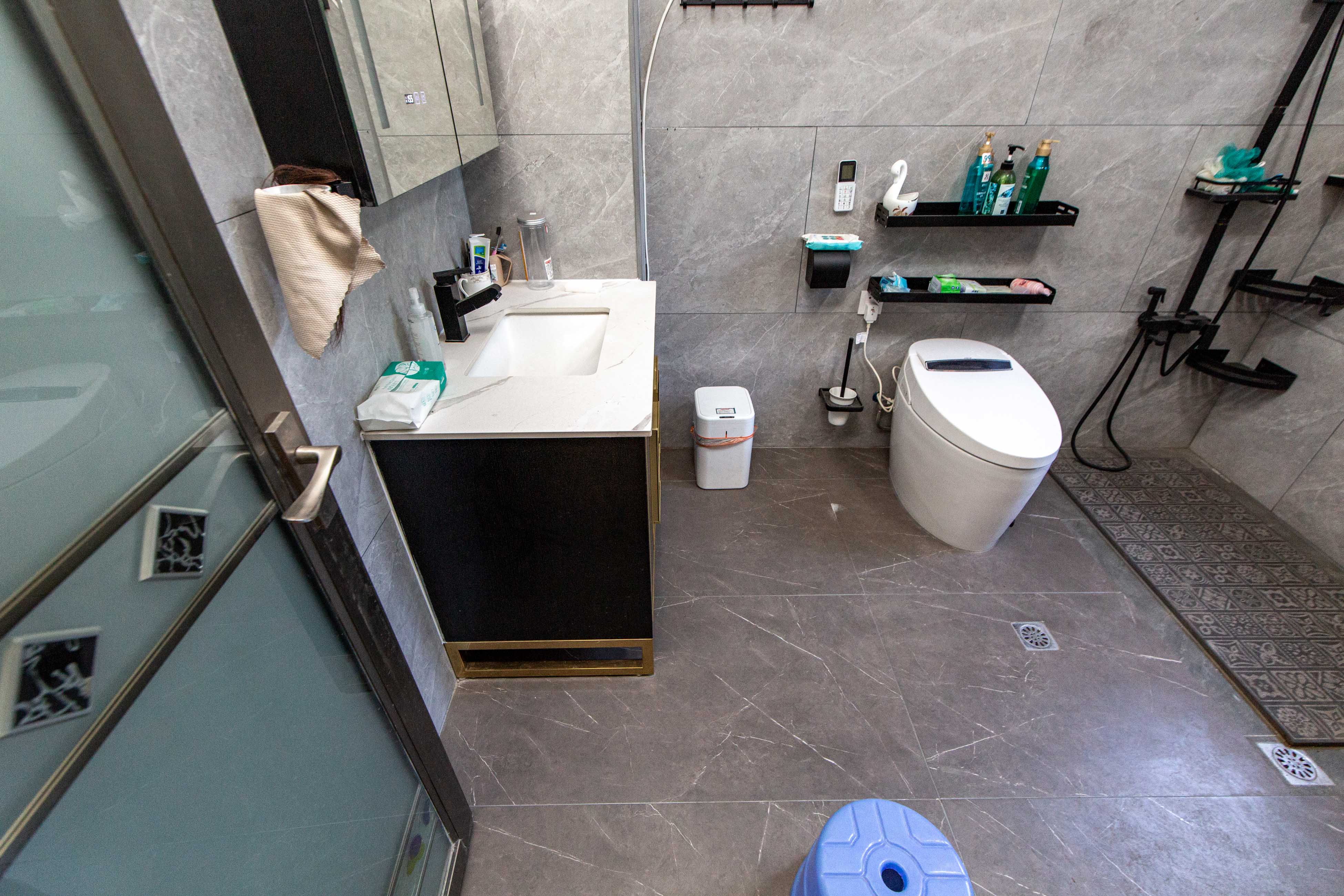 白沙湾嘉园  5室2厅1卫    130.0万卫生间