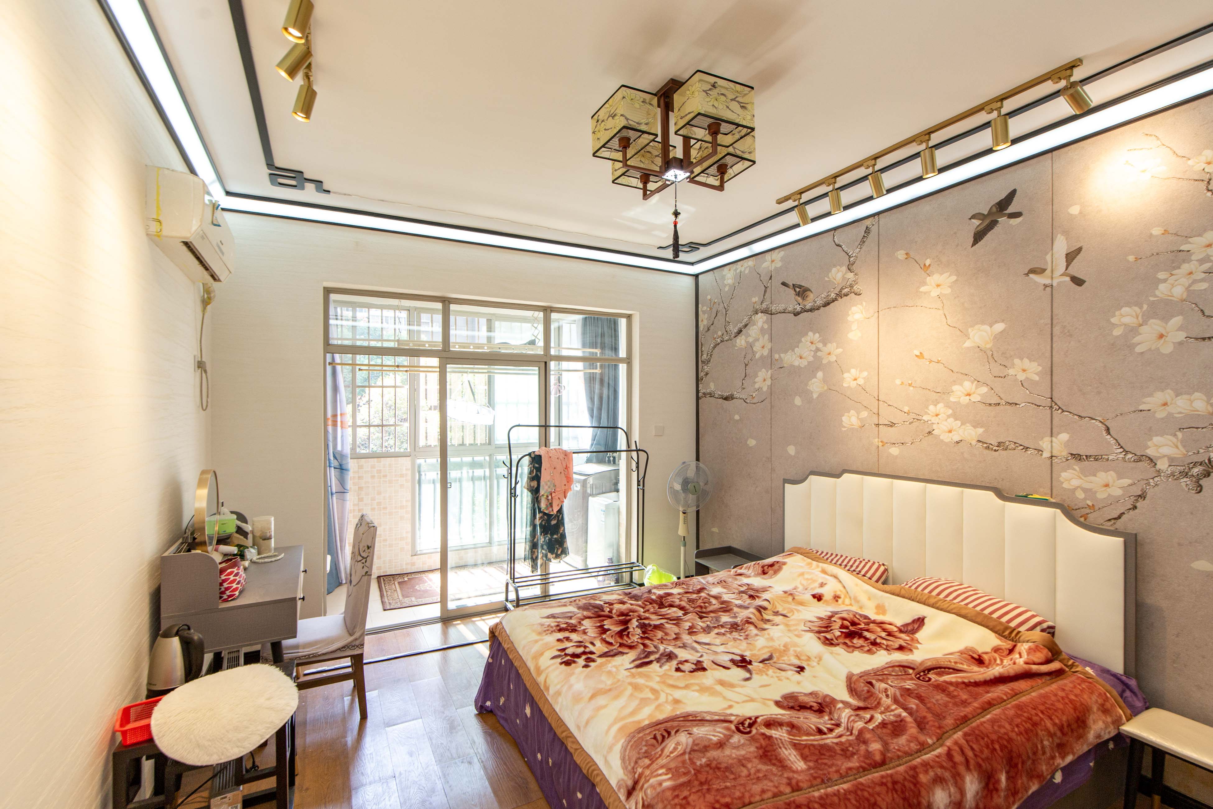 白沙湾嘉园  5室2厅1卫    130.0万卧室