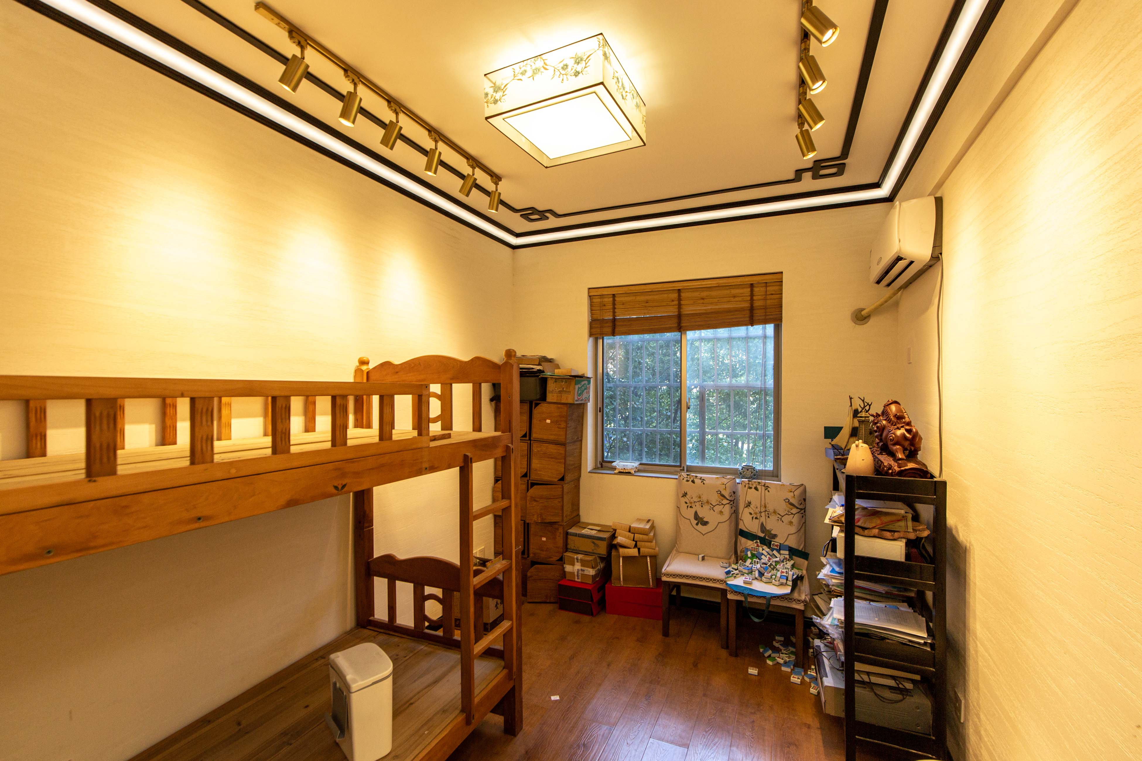 白沙湾嘉园  5室2厅1卫    130.0万卧室