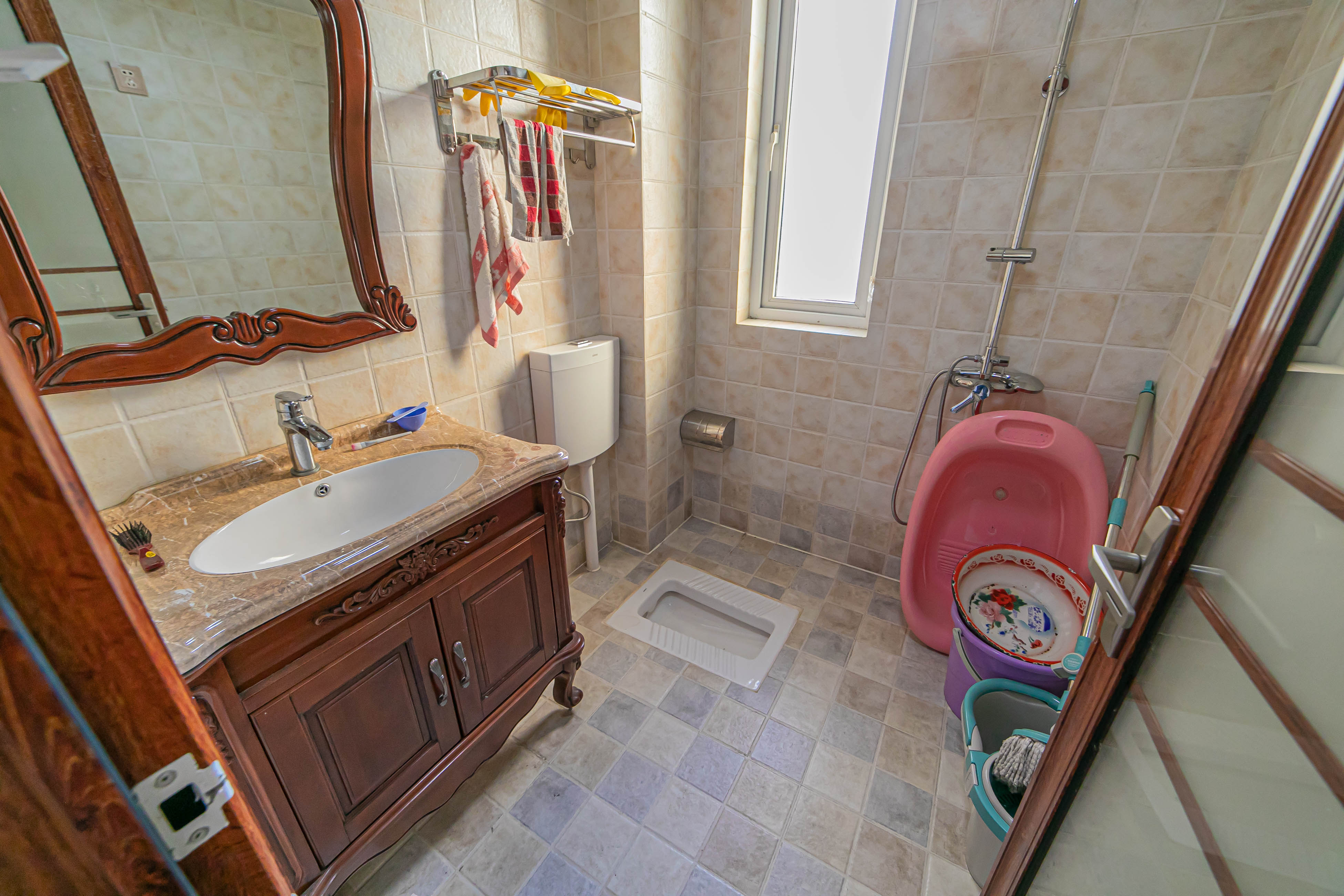 MOMA当代广场  4室2厅2卫    108.8万卫生间