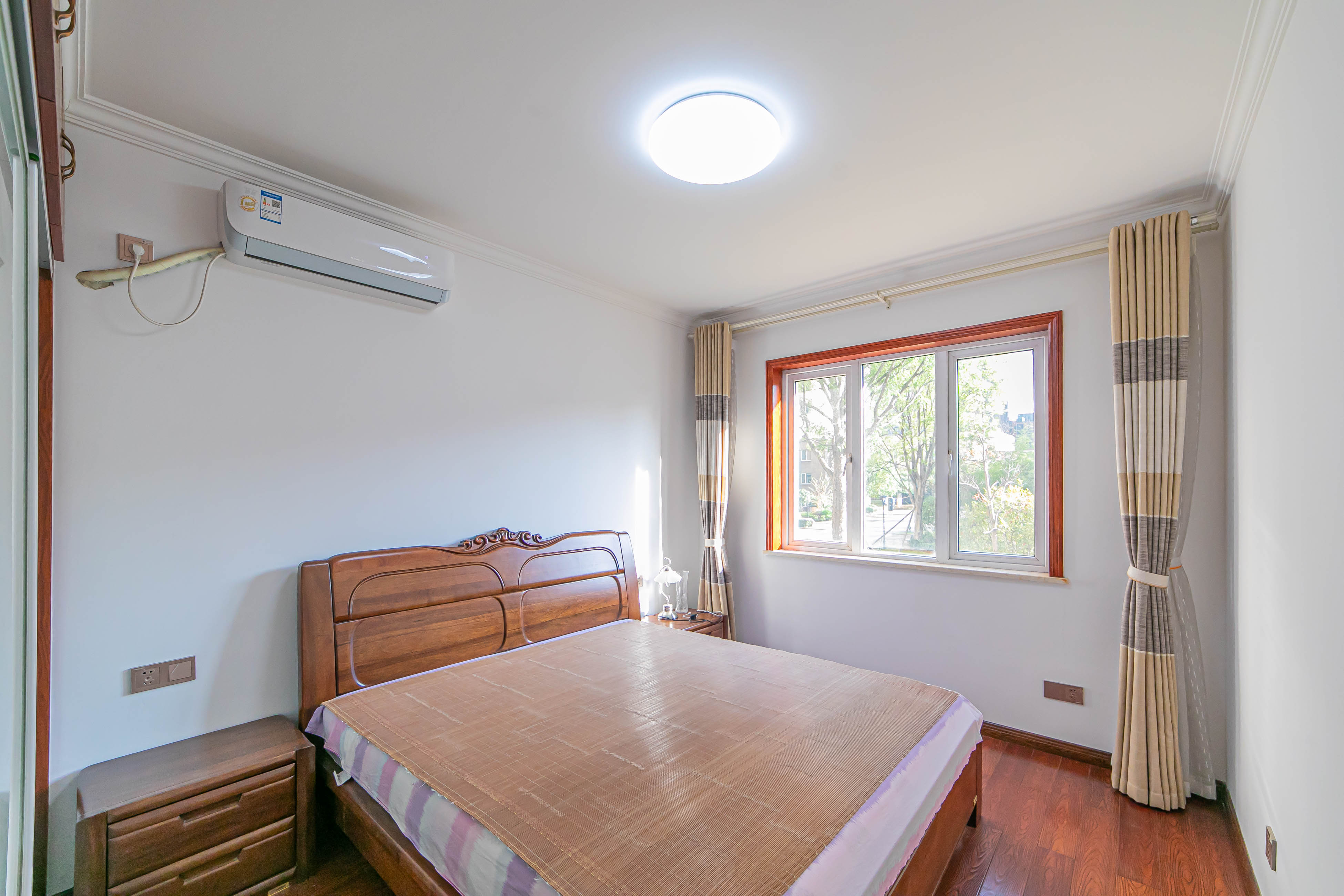 MOMA当代广场  4室2厅2卫    108.8万卧室