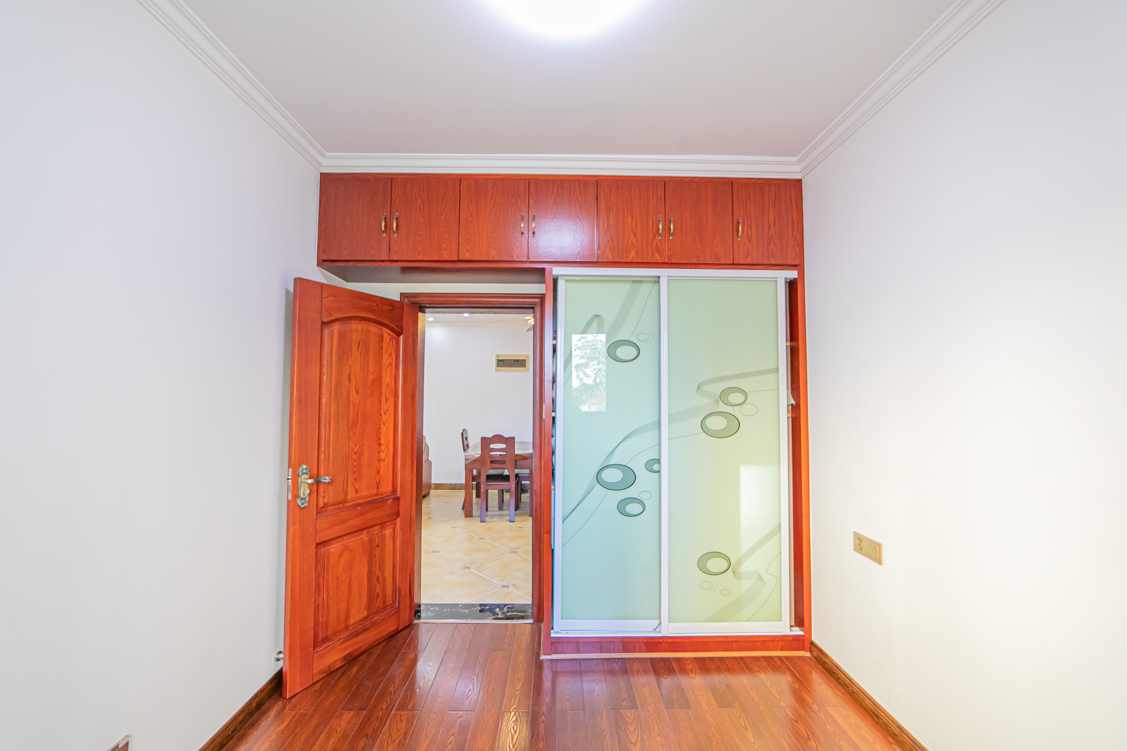 MOMA当代广场  4室2厅2卫    108.8万卧室