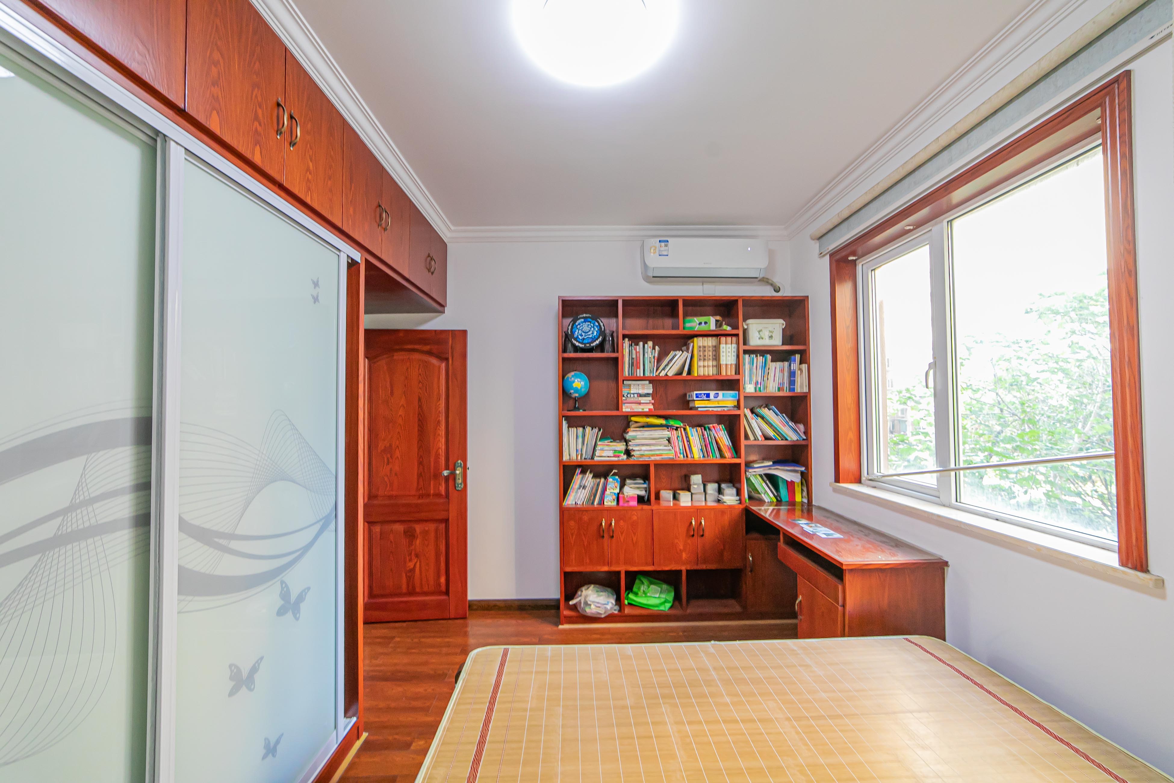 MOMA当代广场  4室2厅2卫    108.8万卧室