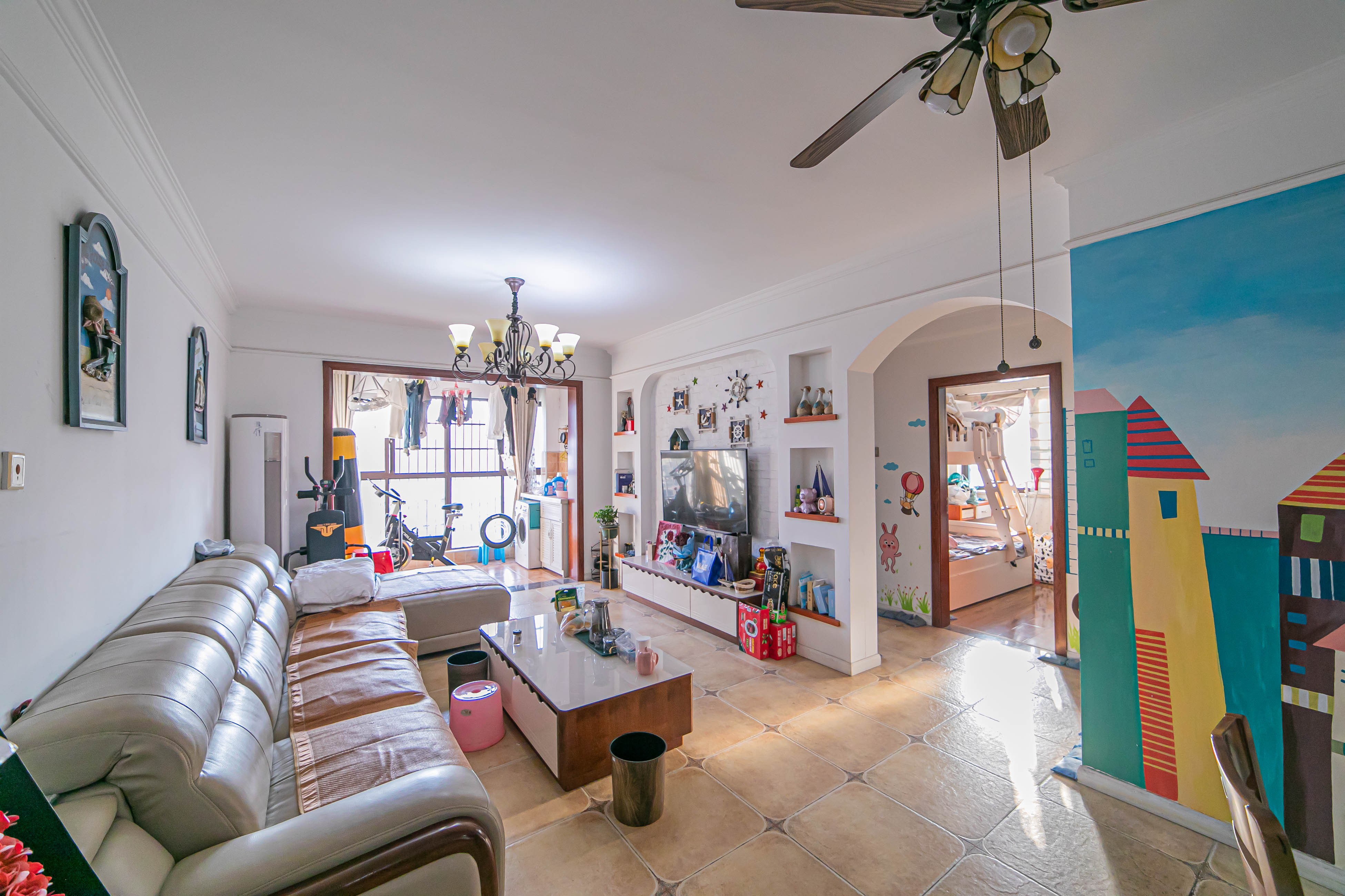 星湖湾一期高层  3室2厅1卫    87.8万客厅