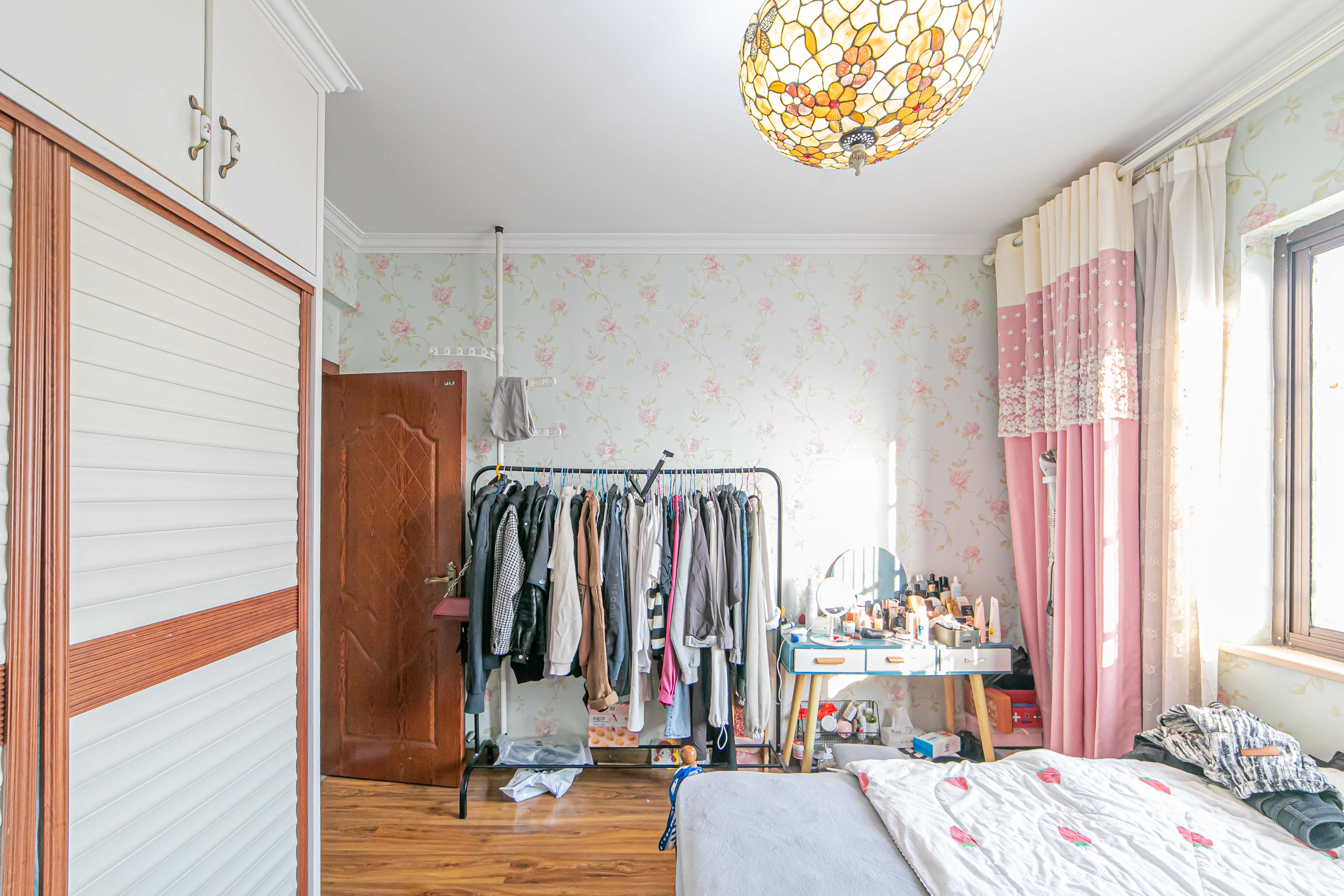 星湖湾一期高层  3室2厅1卫    87.8万卧室