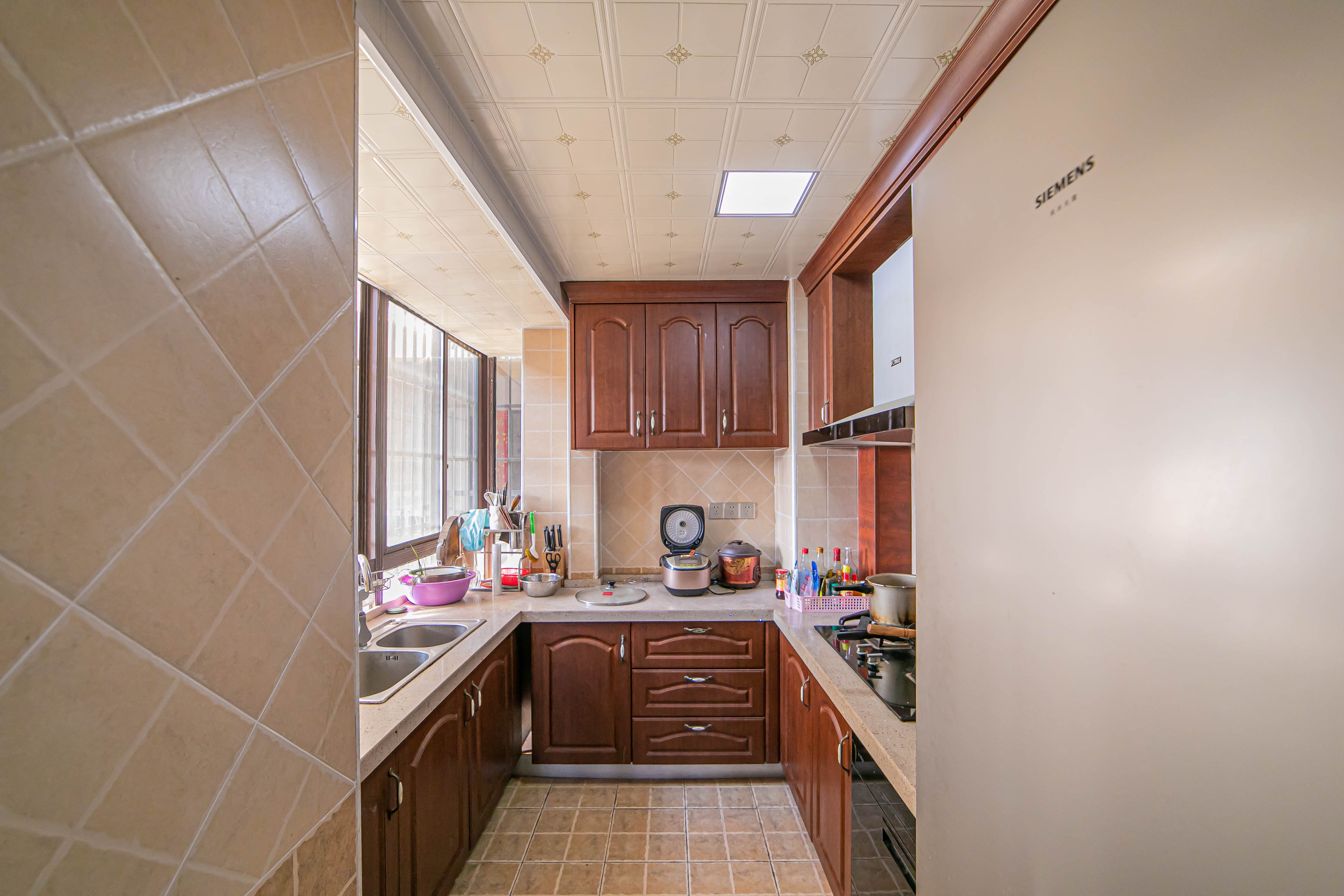 星湖湾一期高层  3室2厅1卫    87.8万厨房