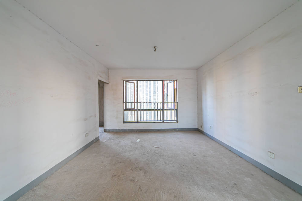 星湖湾一期洋房  4室2厅1卫    280.0万