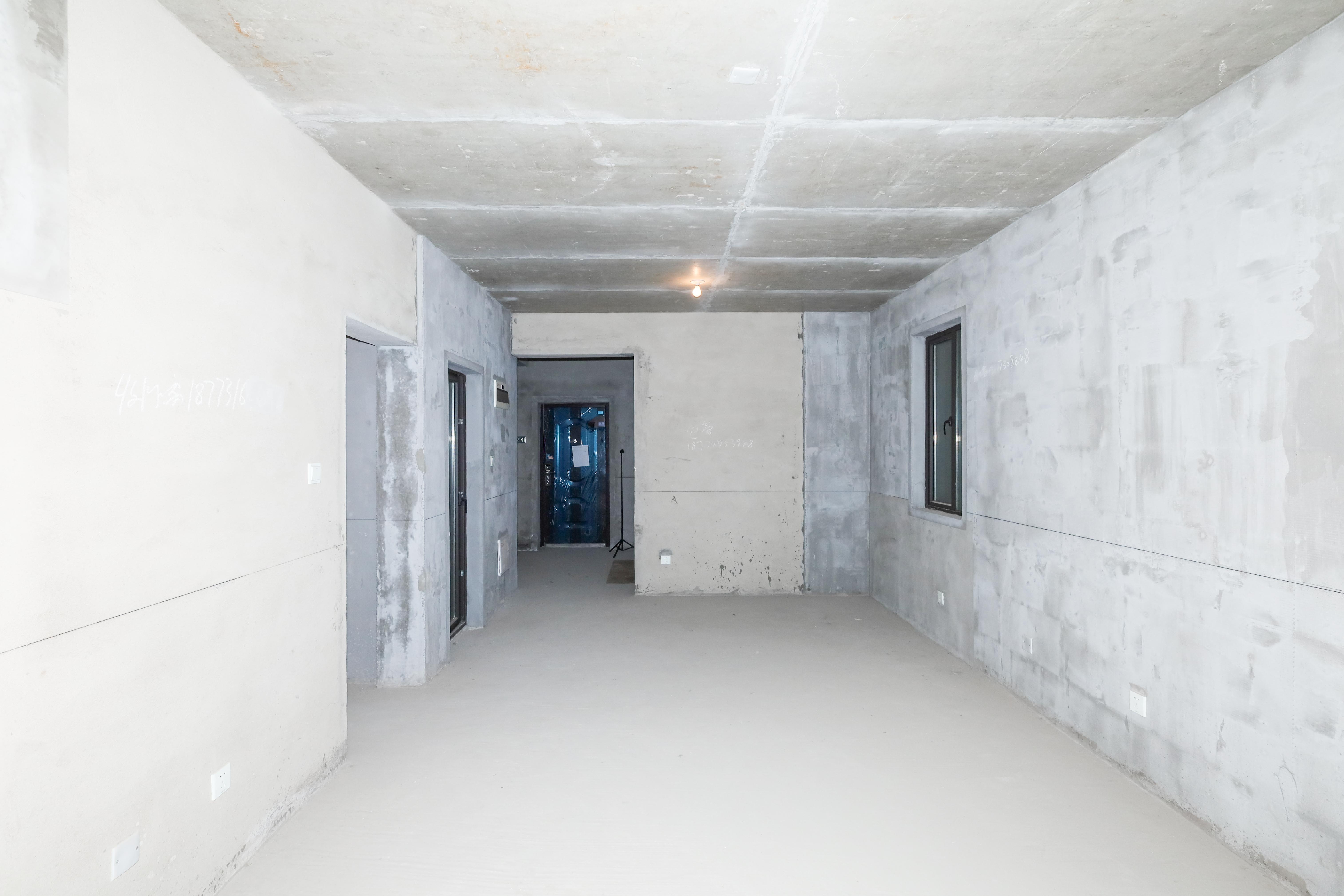 中國鐵建梅溪青秀二期  3室2廳2衛(wèi)    178.0萬客廳