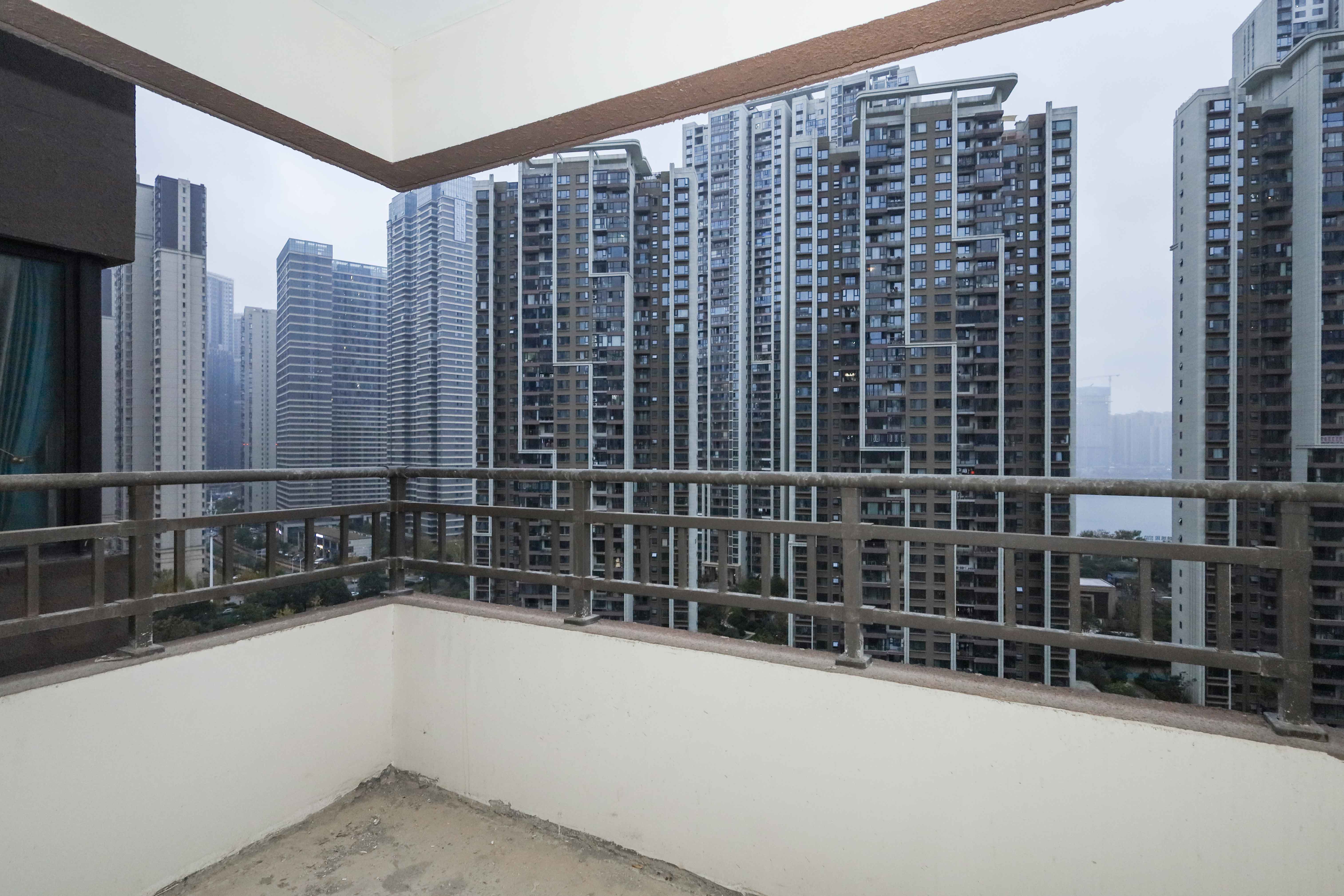 佳兆业云顶梅溪湖（佳兆业梅溪荟）  4室2厅2卫    192.0万阳台