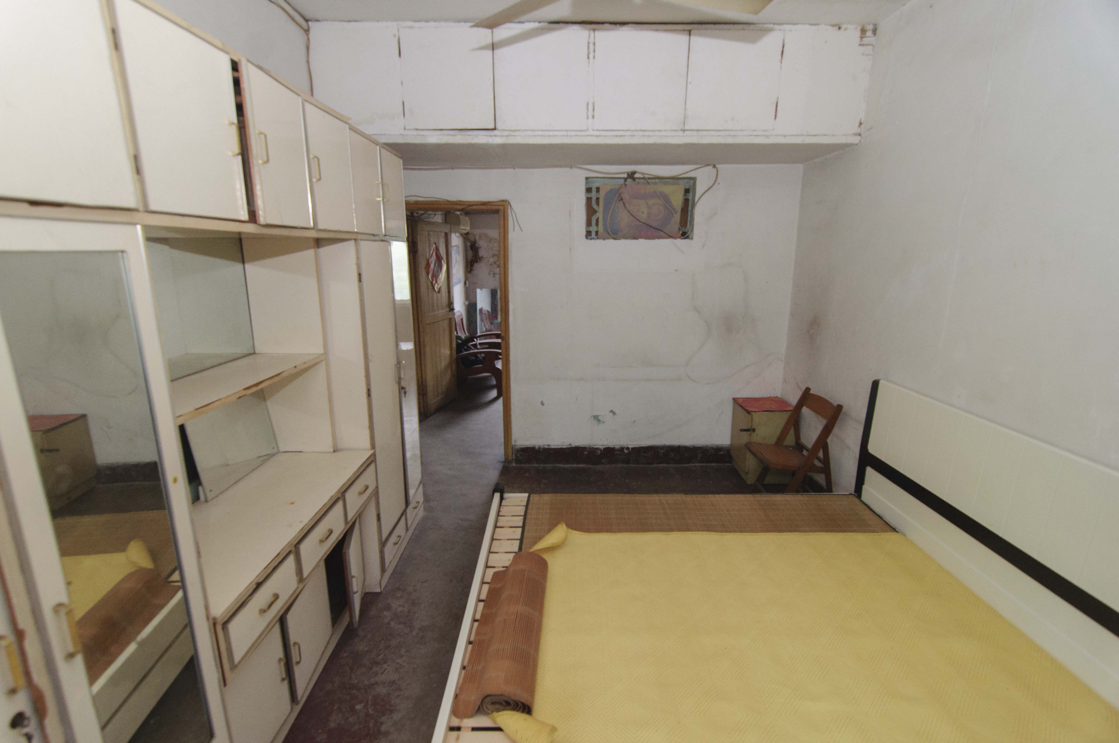 东瓜山一村  1室1厅1卫    18.0万卧室