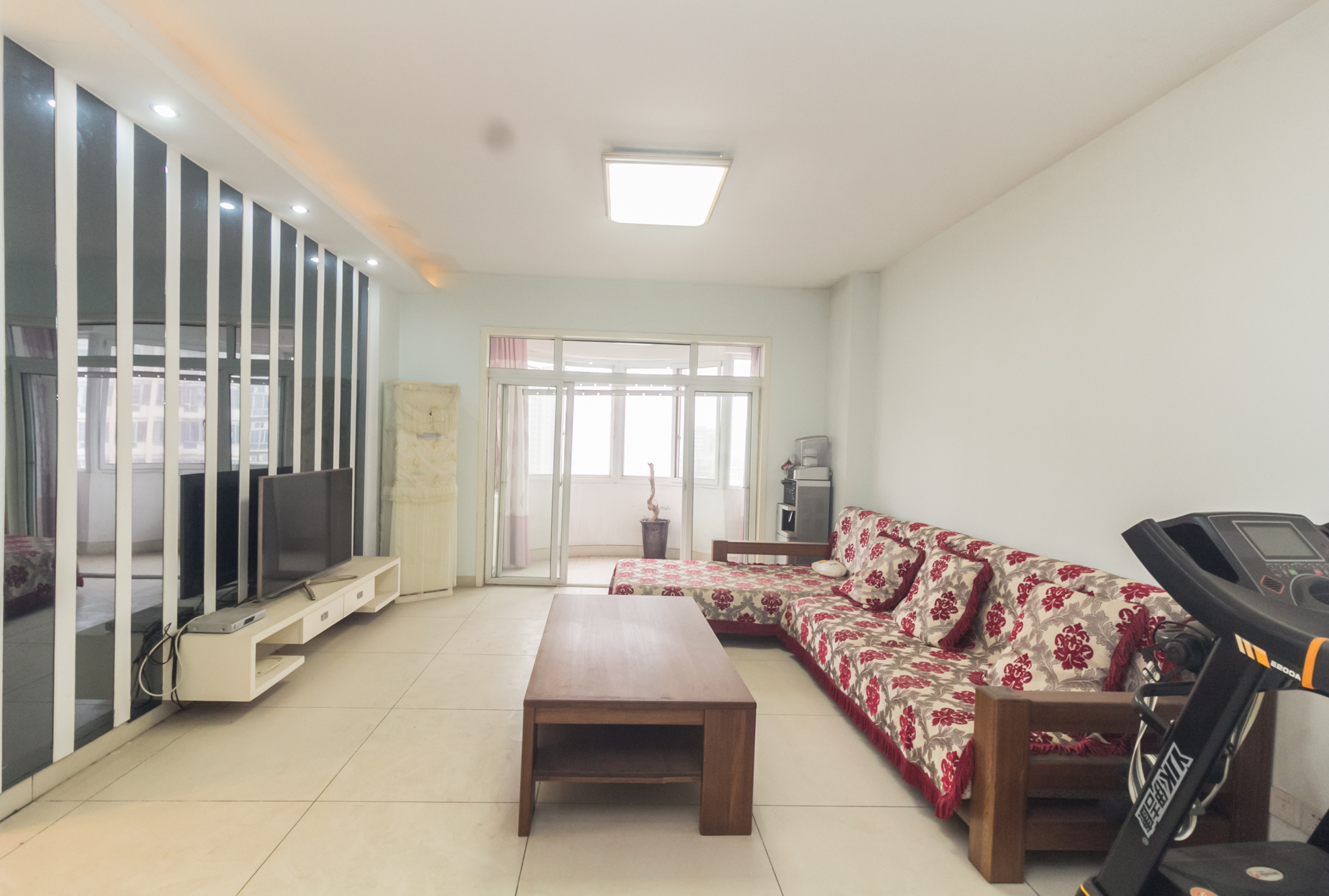 星城国际  3室2厅2卫    65.98万客厅