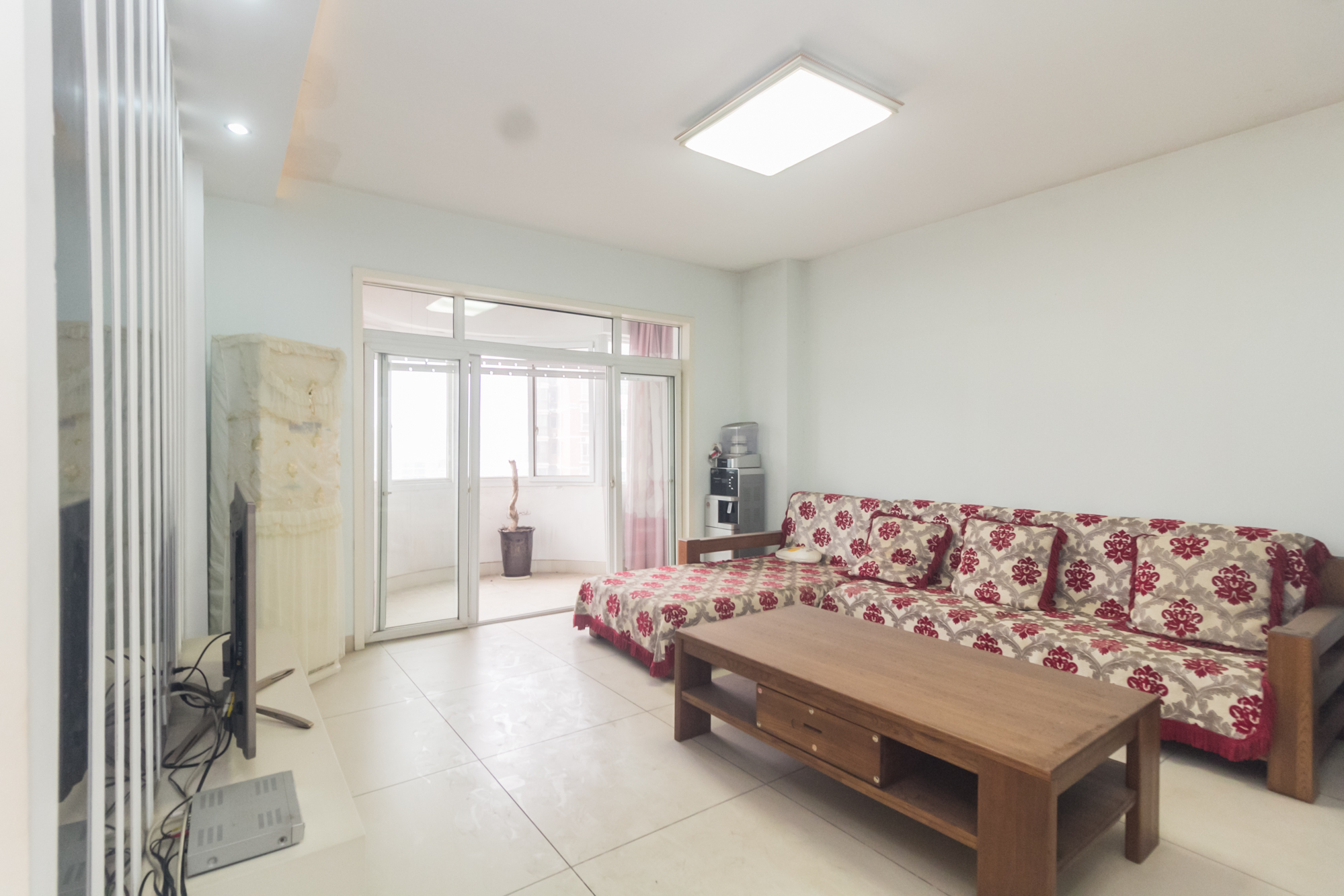 星城国际  3室2厅2卫    65.98万客厅