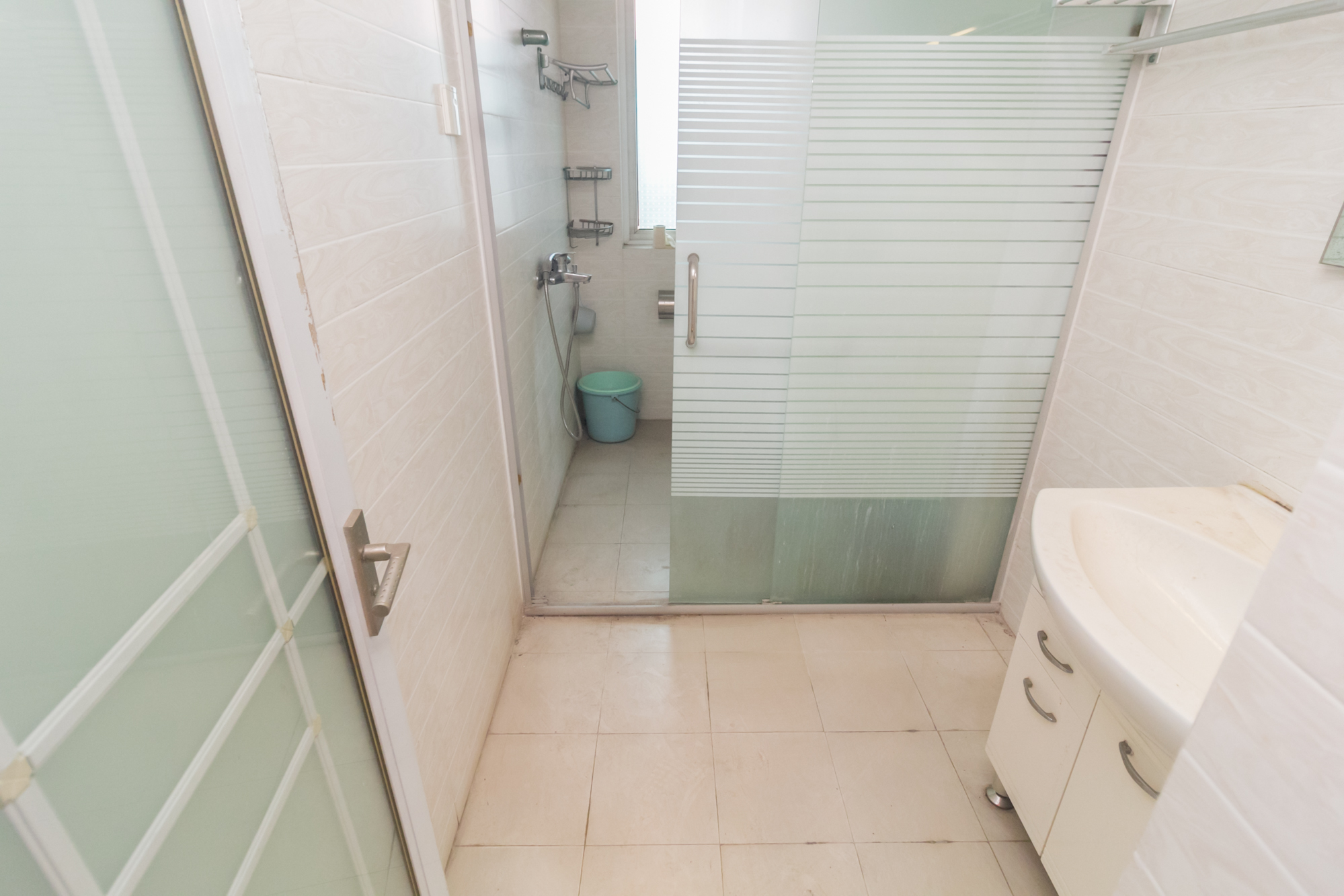 星城国际  3室2厅2卫    65.98万卫生间