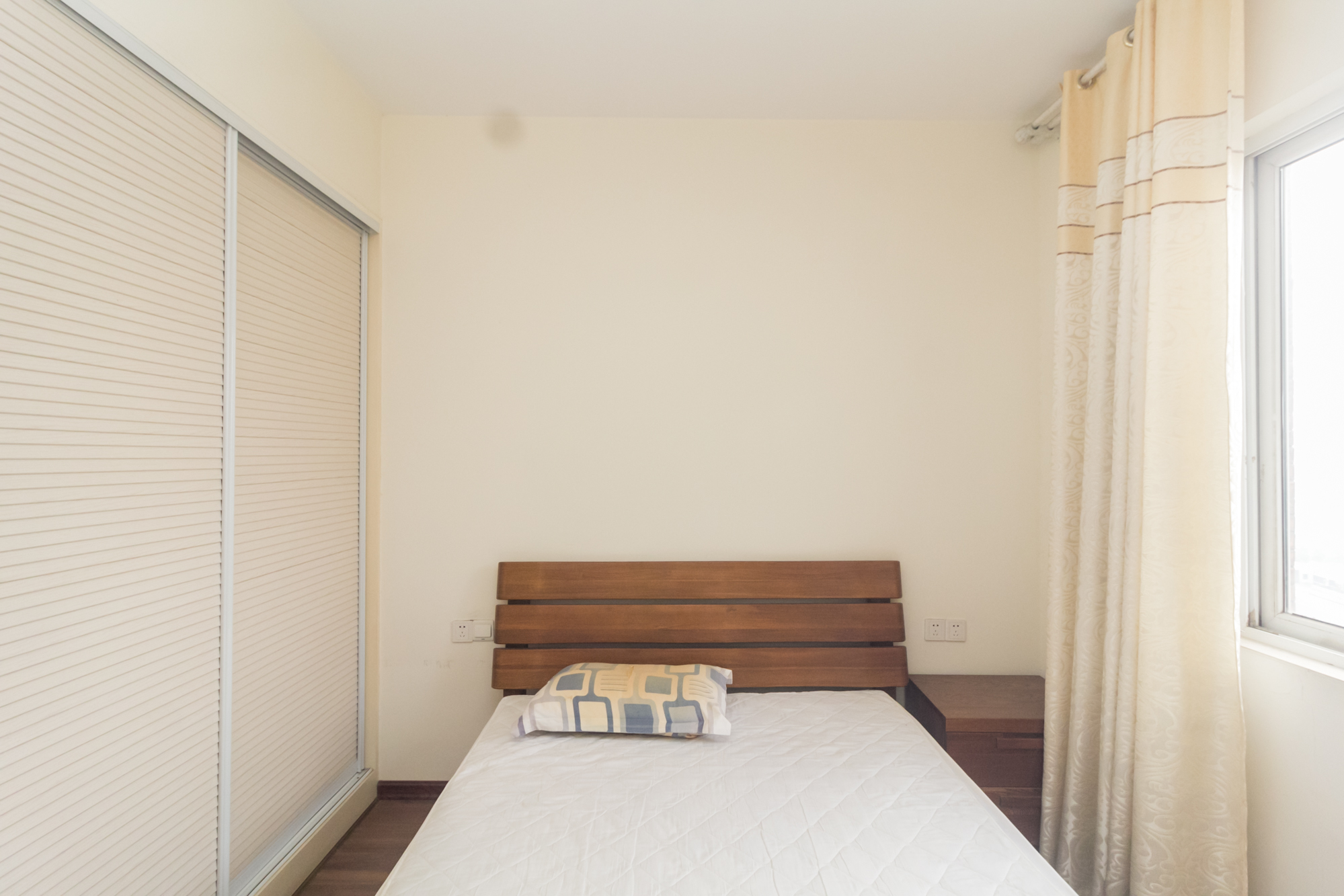 星城国际  3室2厅2卫    65.98万卧室