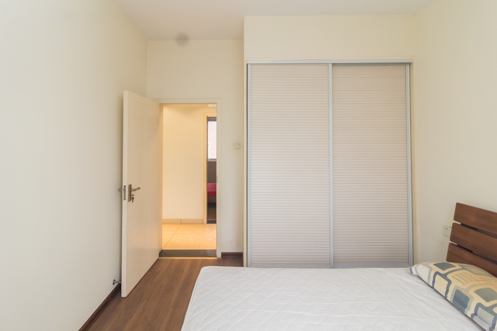 星城国际  3室2厅2卫    65.98万卧室