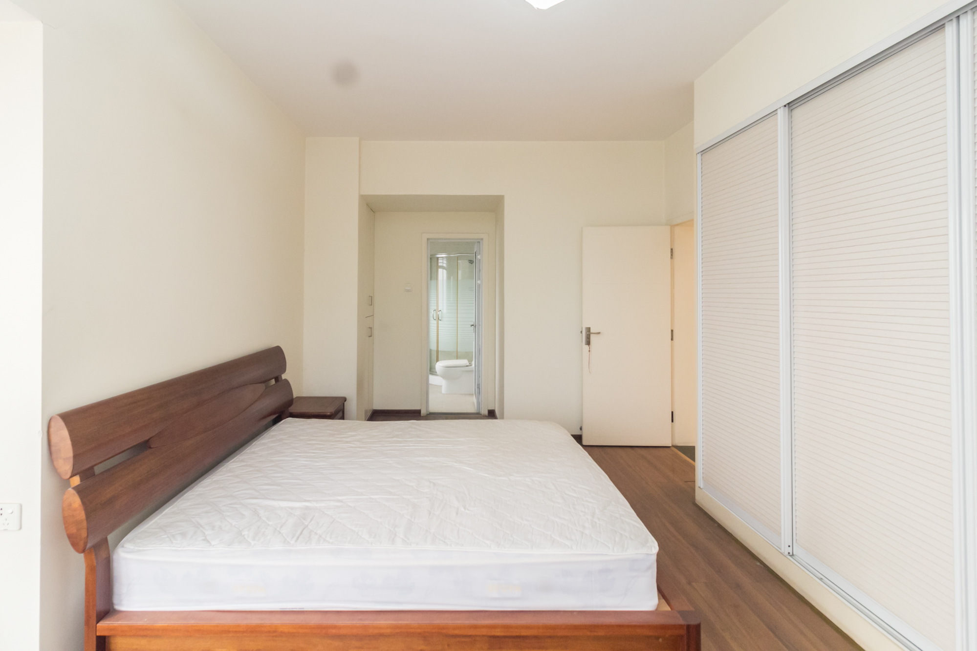 星城国际  3室2厅2卫    65.98万卧室